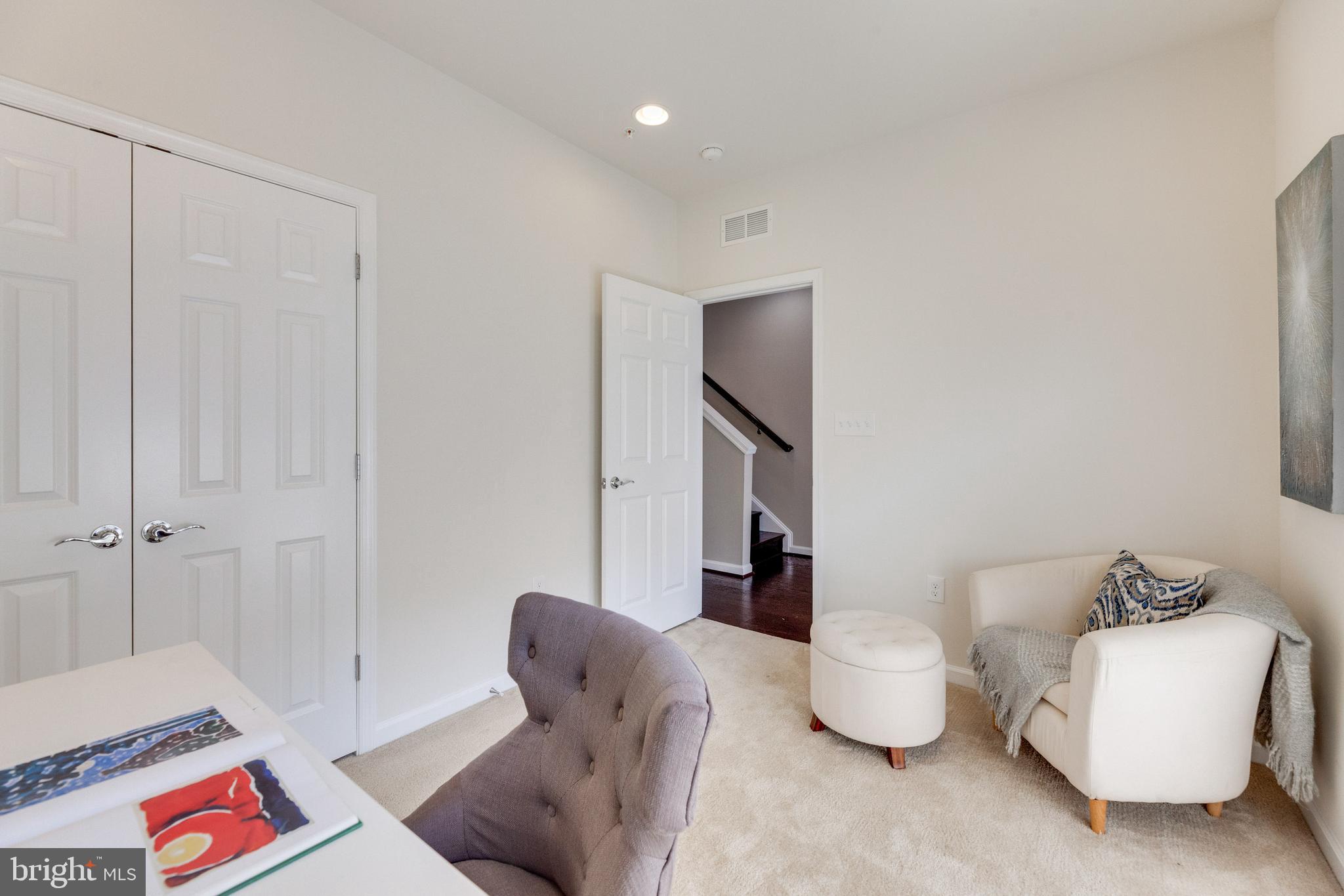 CAMBRIA SQUARE - Residential