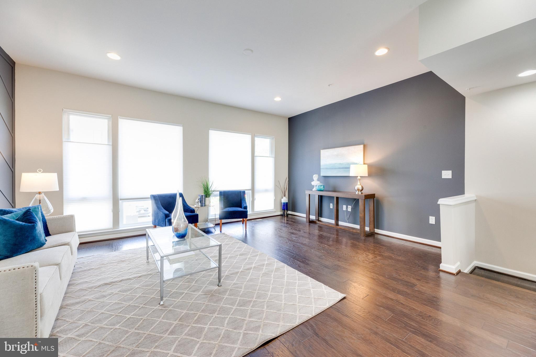 CAMBRIA SQUARE - Residential