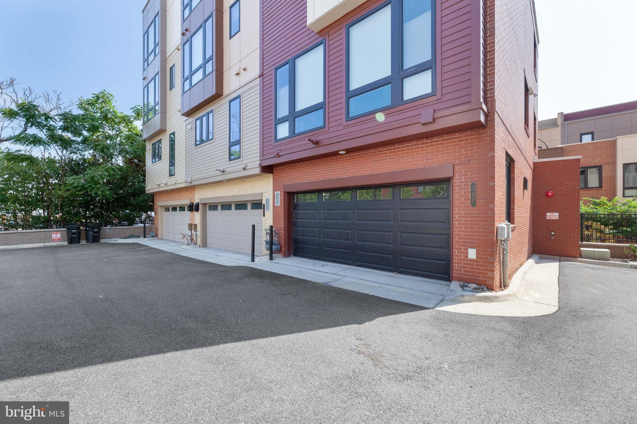 CAMBRIA SQUARE - Residential