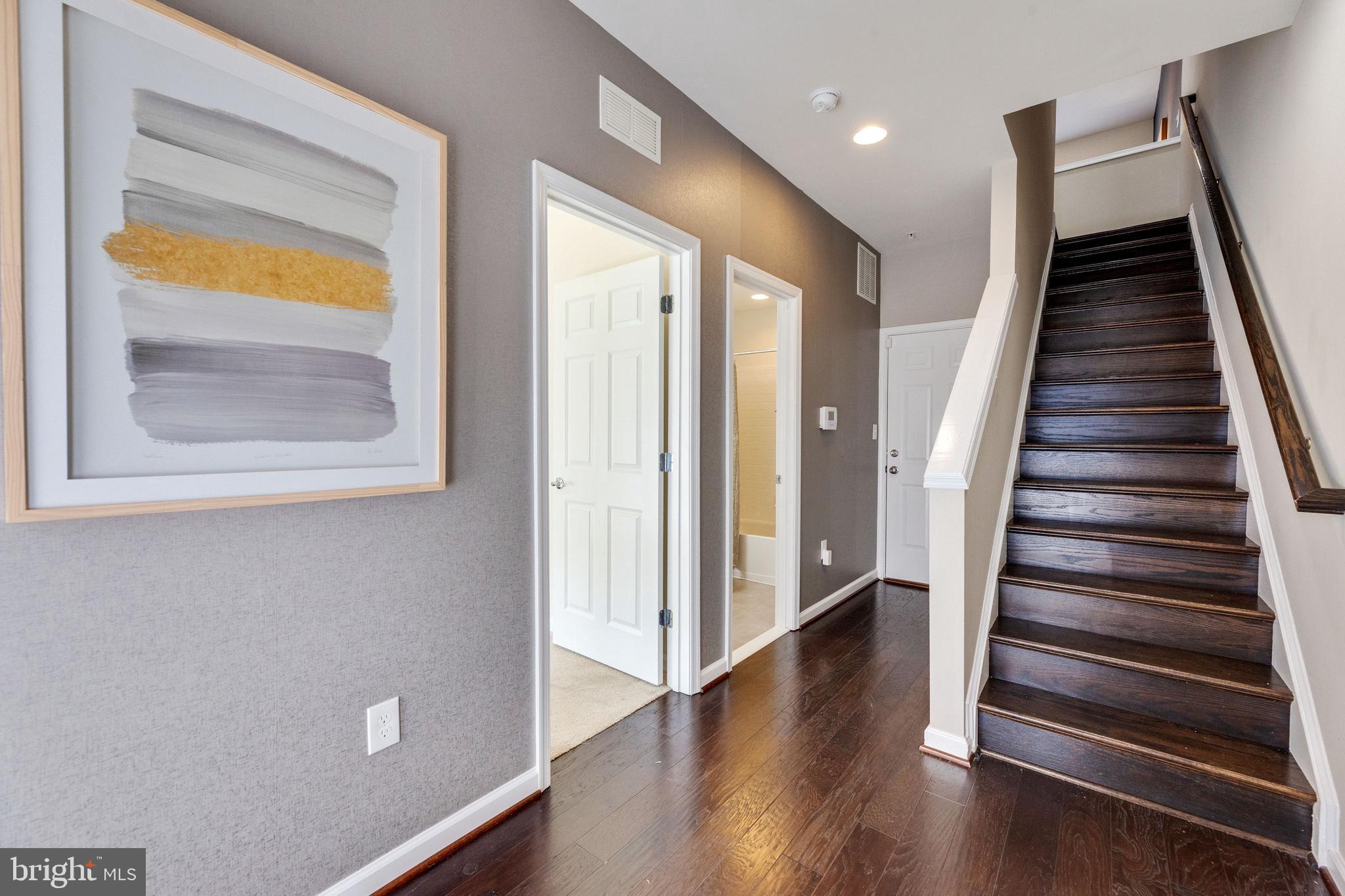 CAMBRIA SQUARE - Residential