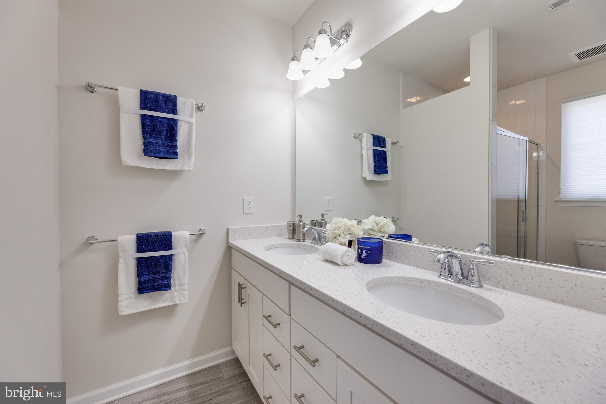 CAMBRIA SQUARE - Residential