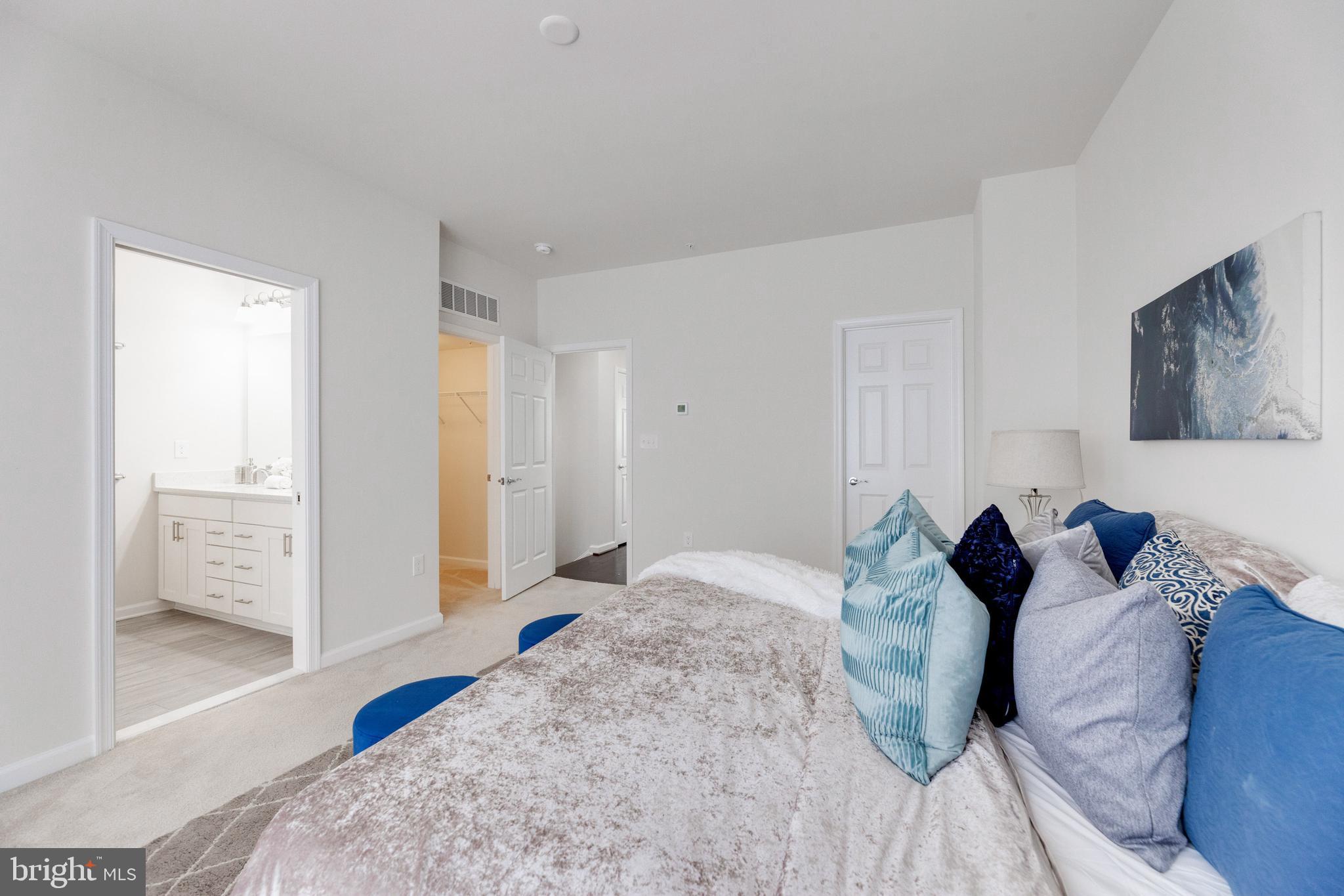 CAMBRIA SQUARE - Residential