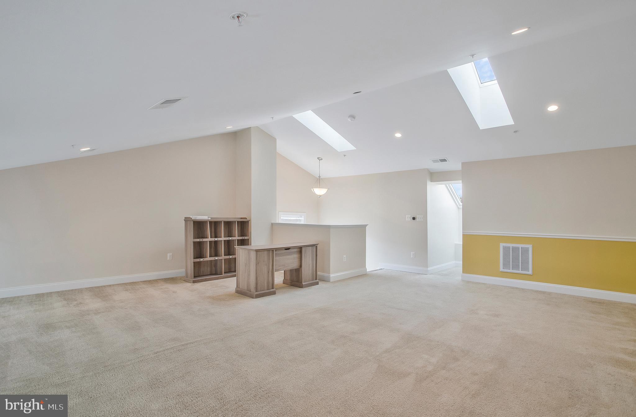 THE ENCLAVE - ARUNDEL PRESERVE - Residential