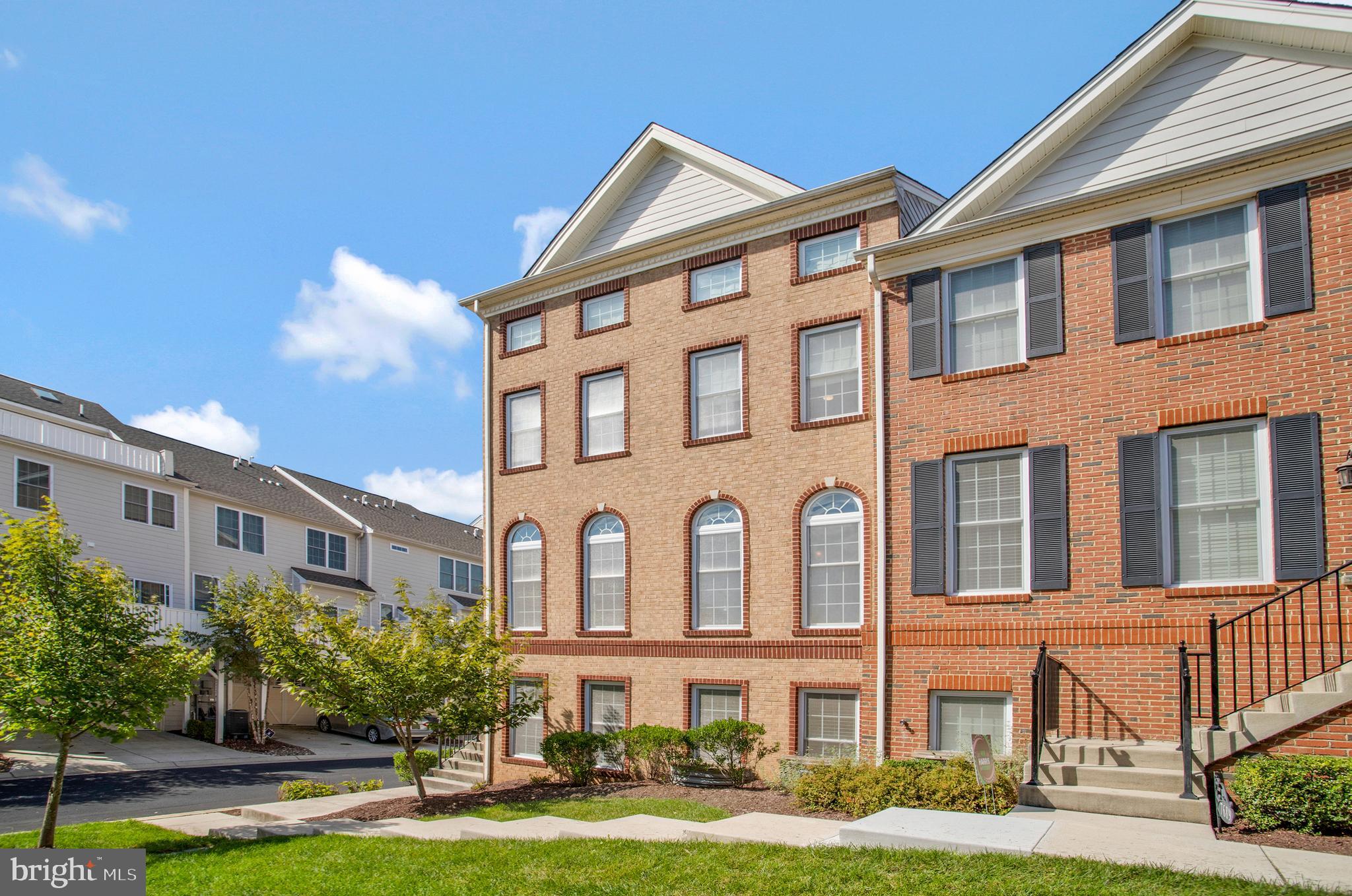 THE ENCLAVE - ARUNDEL PRESERVE - Residential