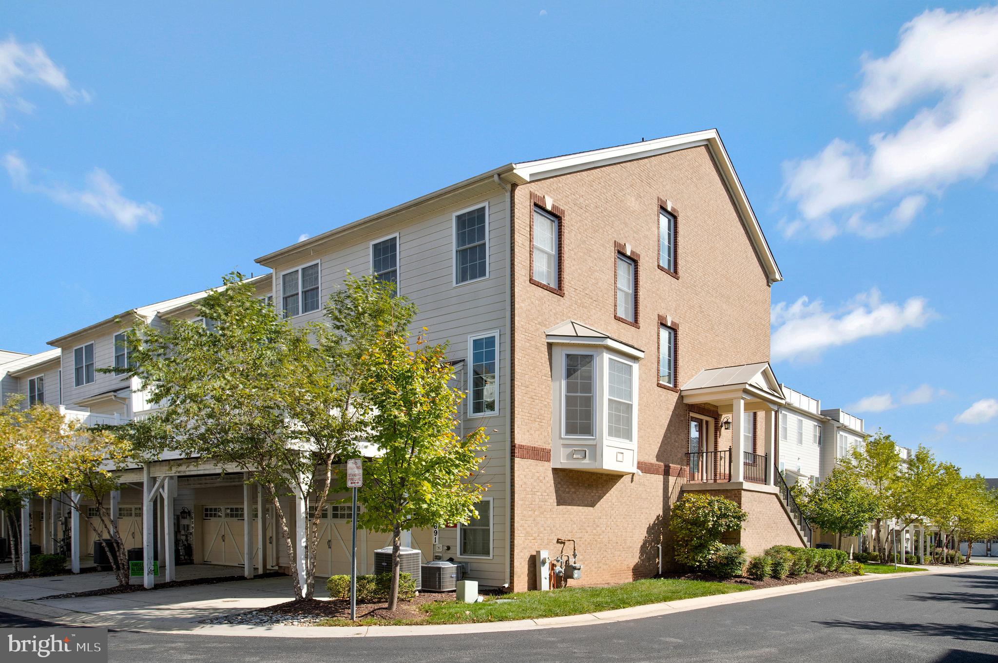 THE ENCLAVE - ARUNDEL PRESERVE - Residential