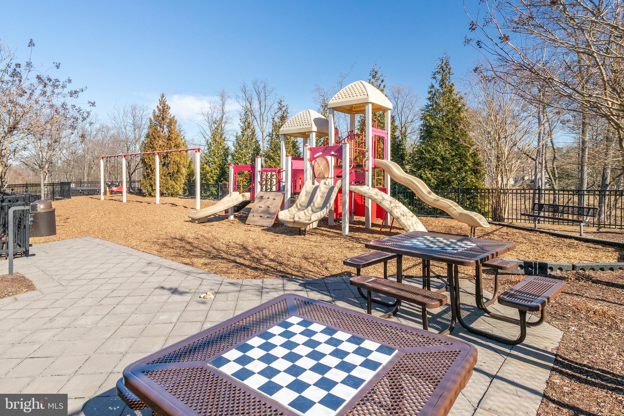 THE ENCLAVE - ARUNDEL PRESERVE - Residential