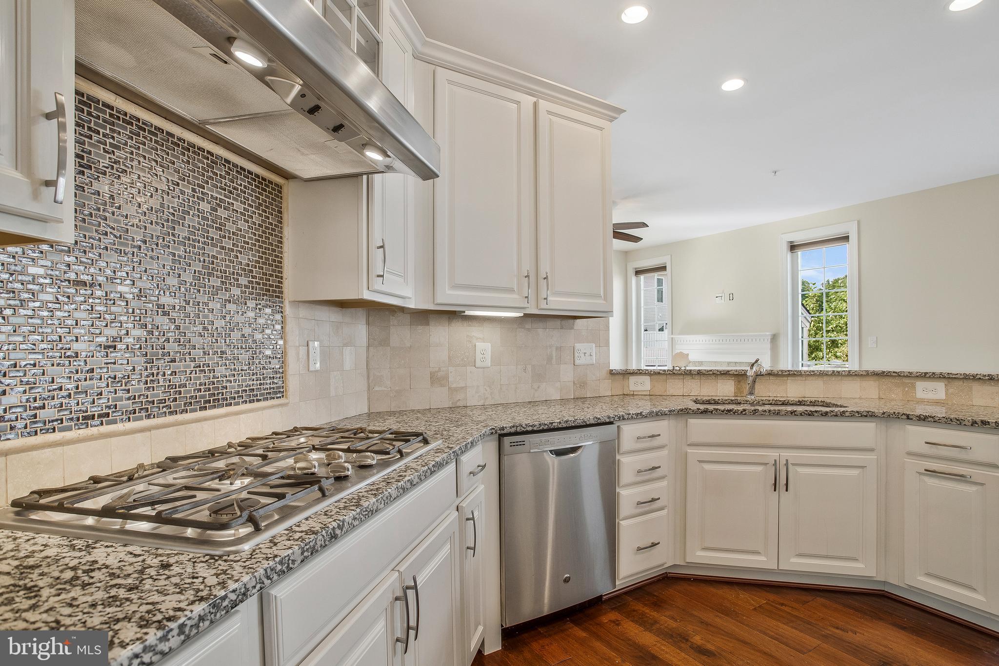 THE ENCLAVE - ARUNDEL PRESERVE - Residential