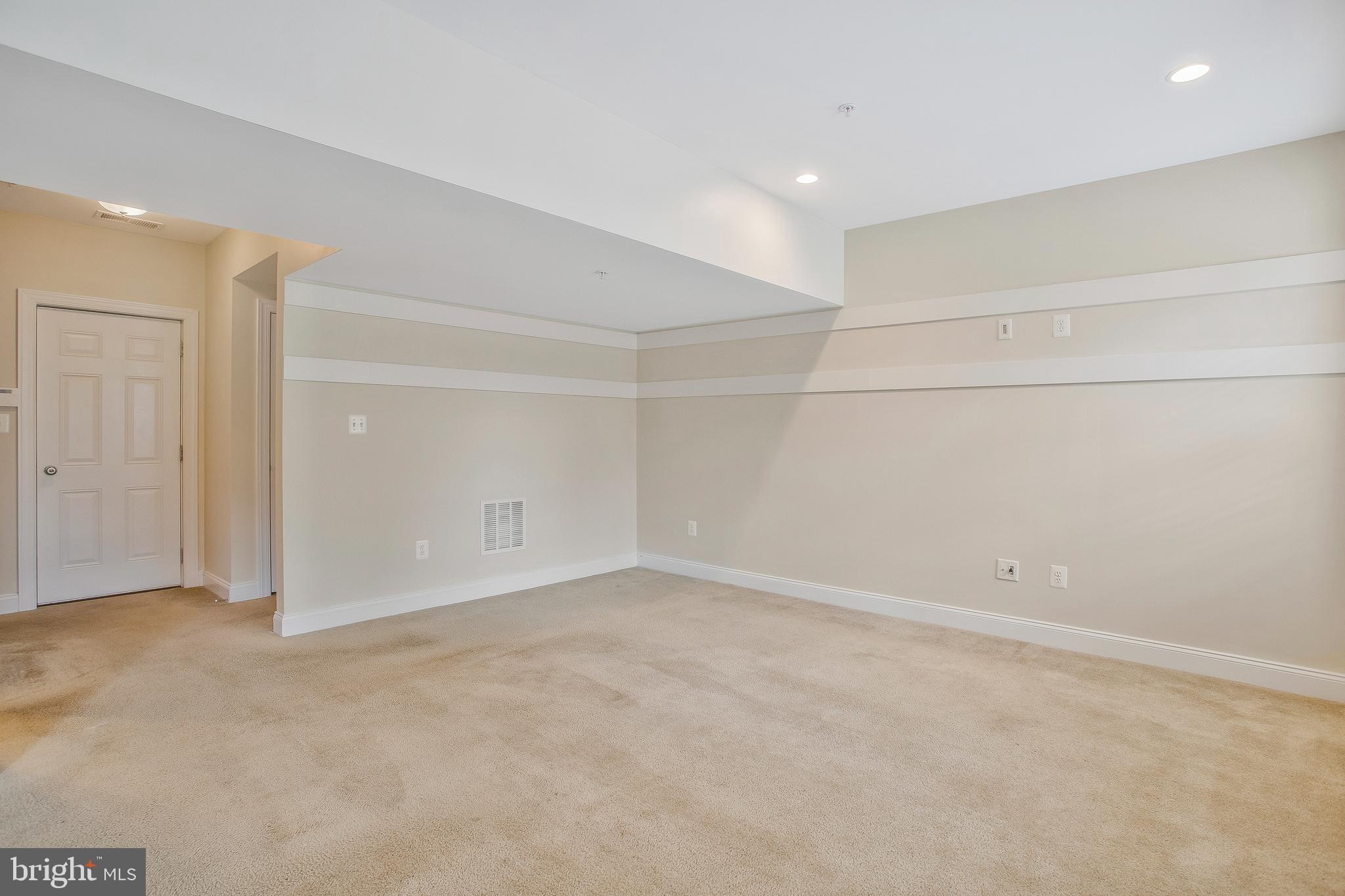 THE ENCLAVE - ARUNDEL PRESERVE - Residential