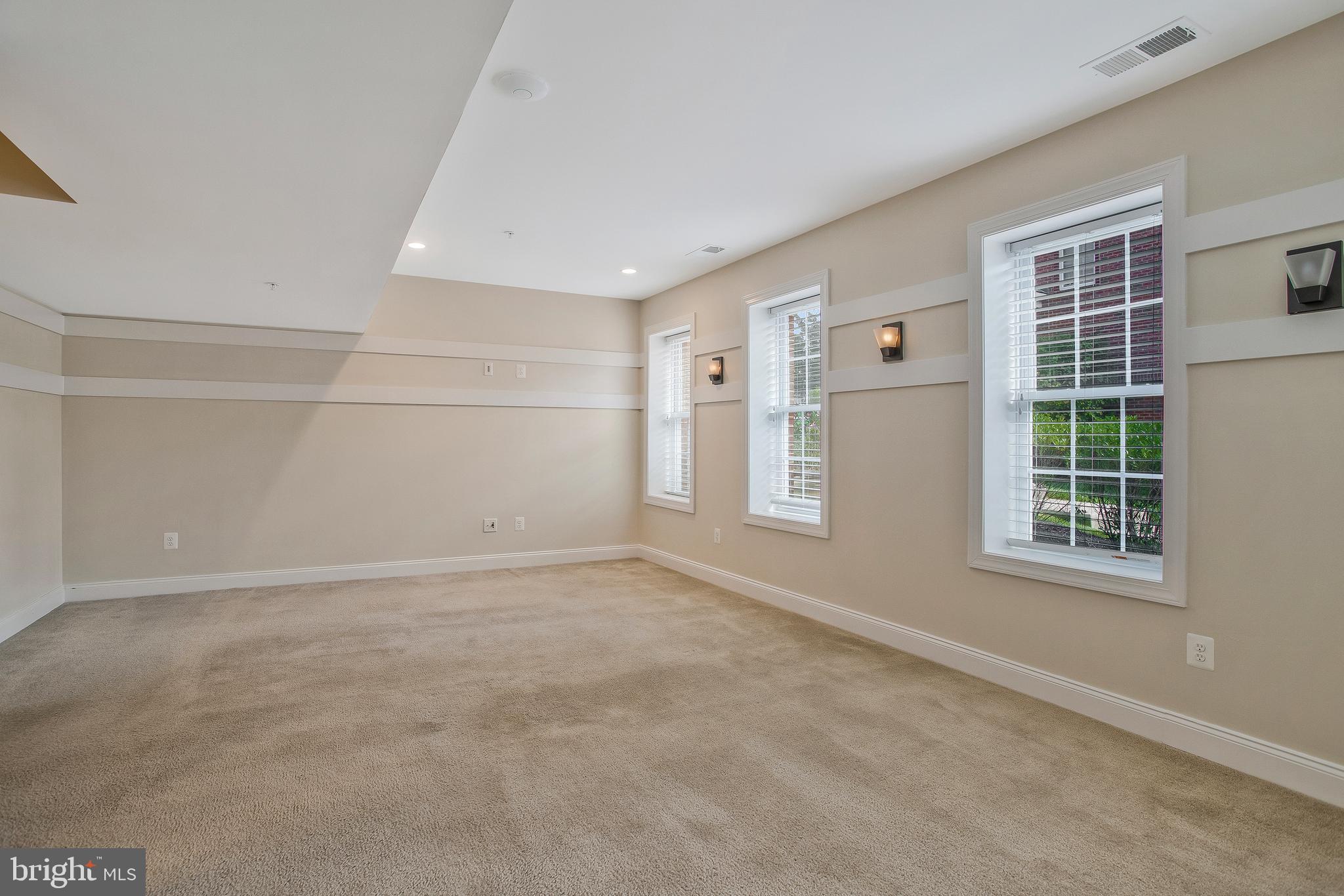 THE ENCLAVE - ARUNDEL PRESERVE - Residential