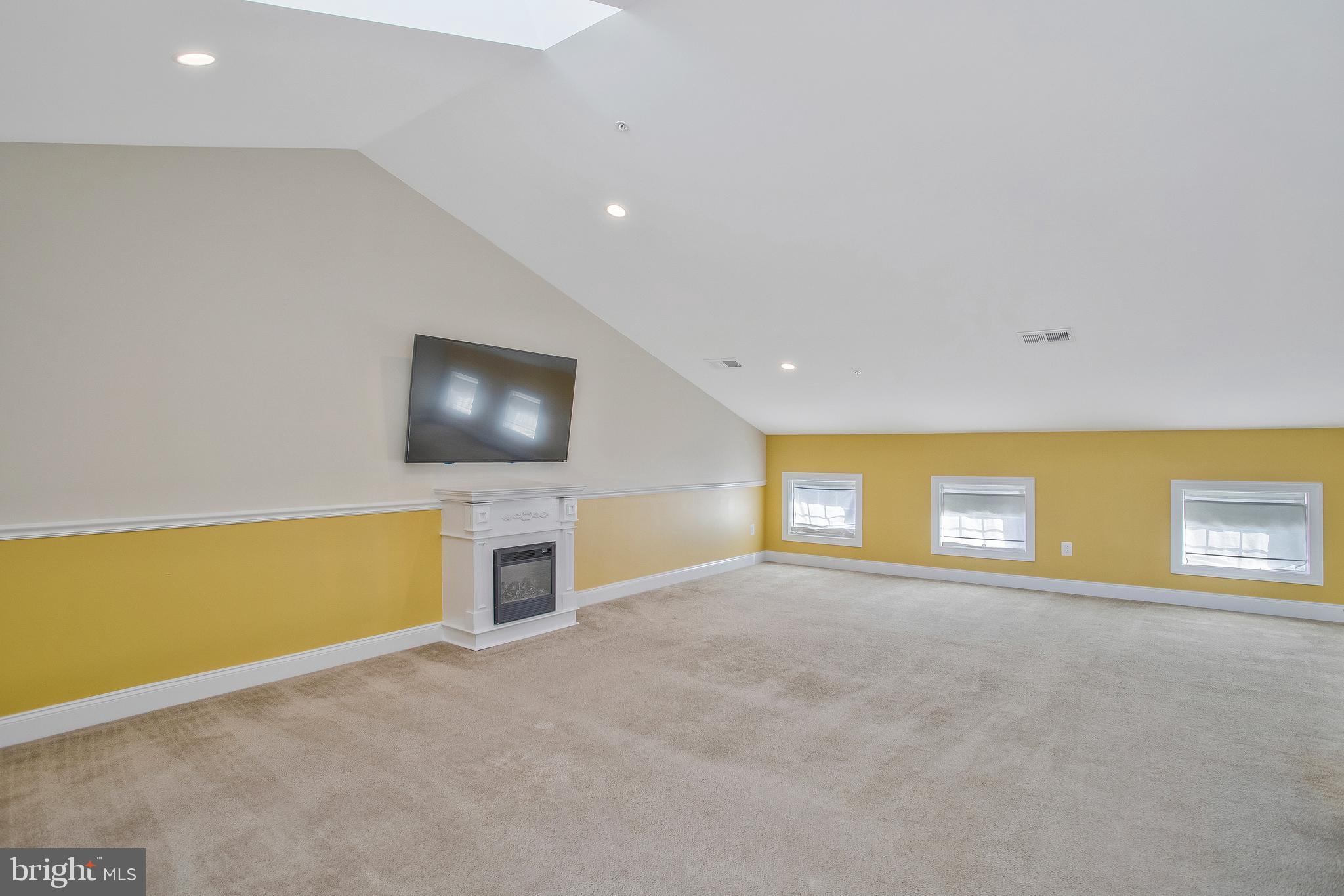 THE ENCLAVE - ARUNDEL PRESERVE - Residential