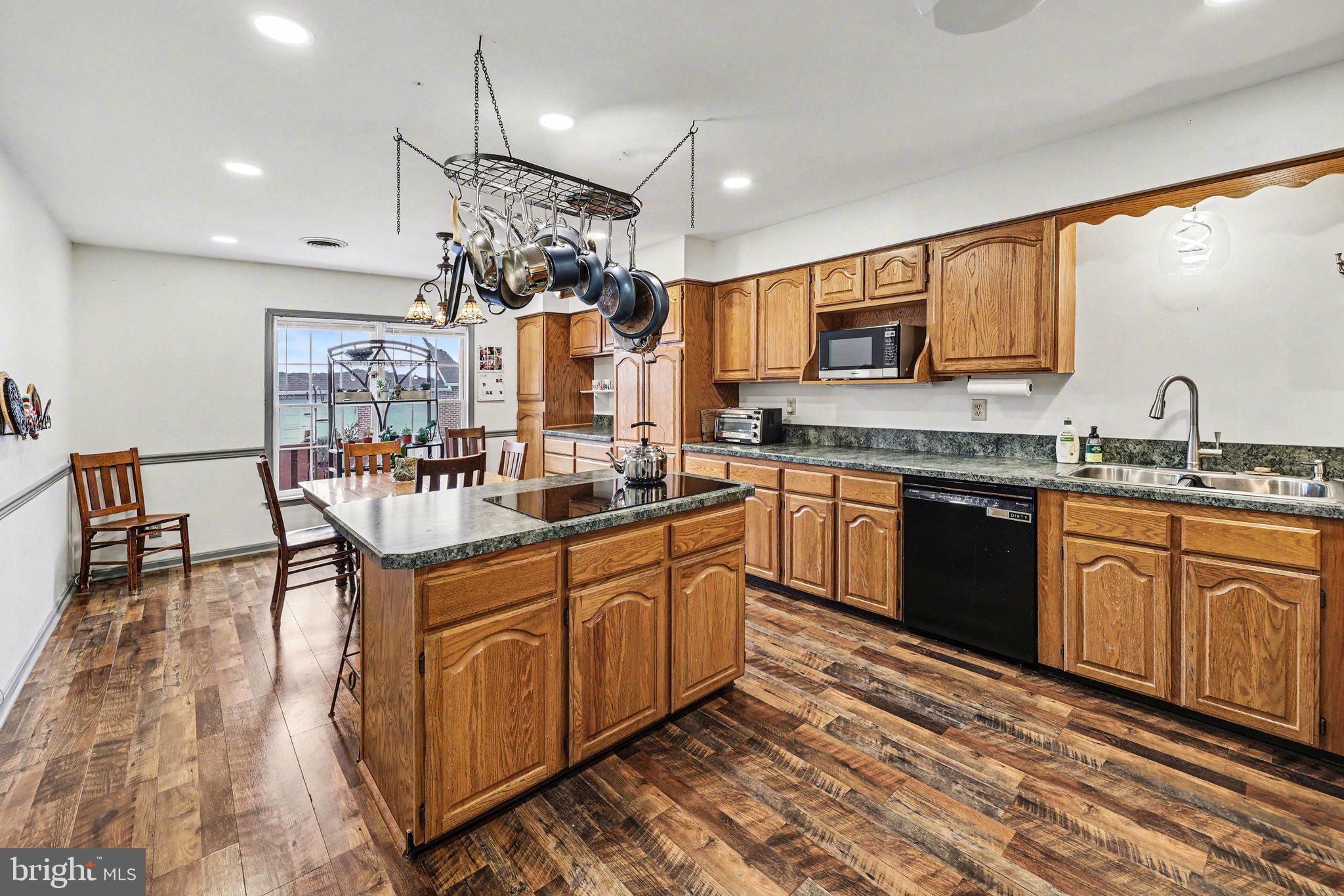 LAUREL HILLS NORTH - Residential