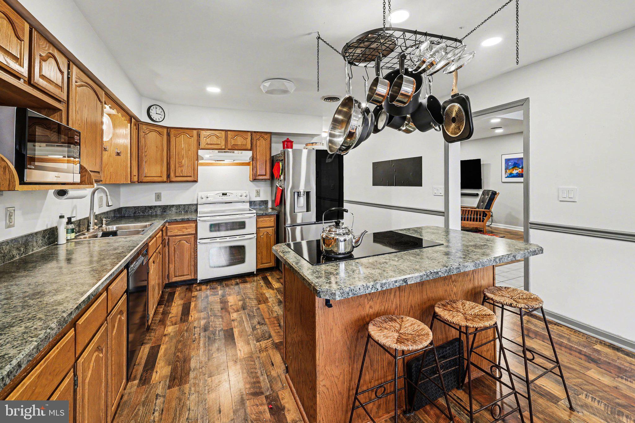 LAUREL HILLS NORTH - Residential