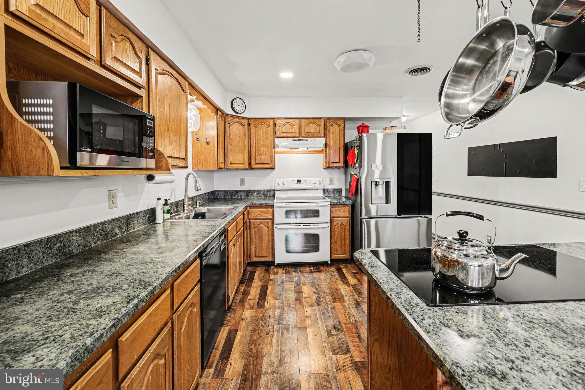 LAUREL HILLS NORTH - Residential