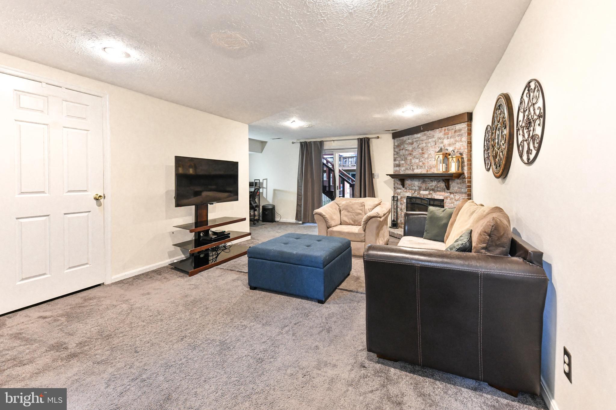 OAKHURST - Residential Lease