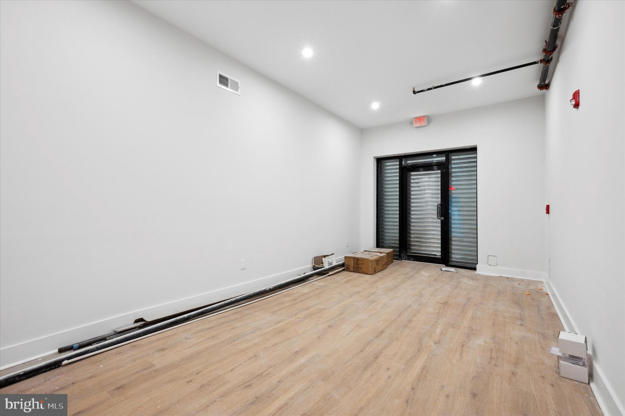 WEST POWELTON - Commercial Lease
