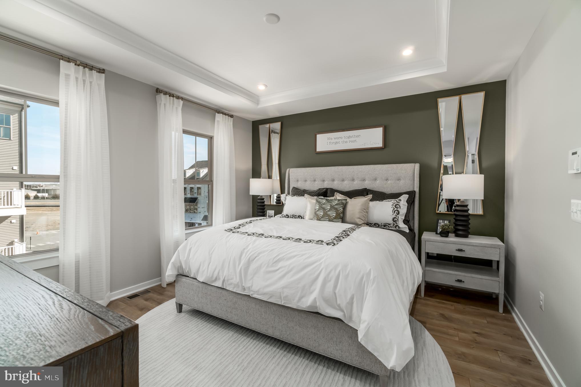 GATEWAY WEST - Residential