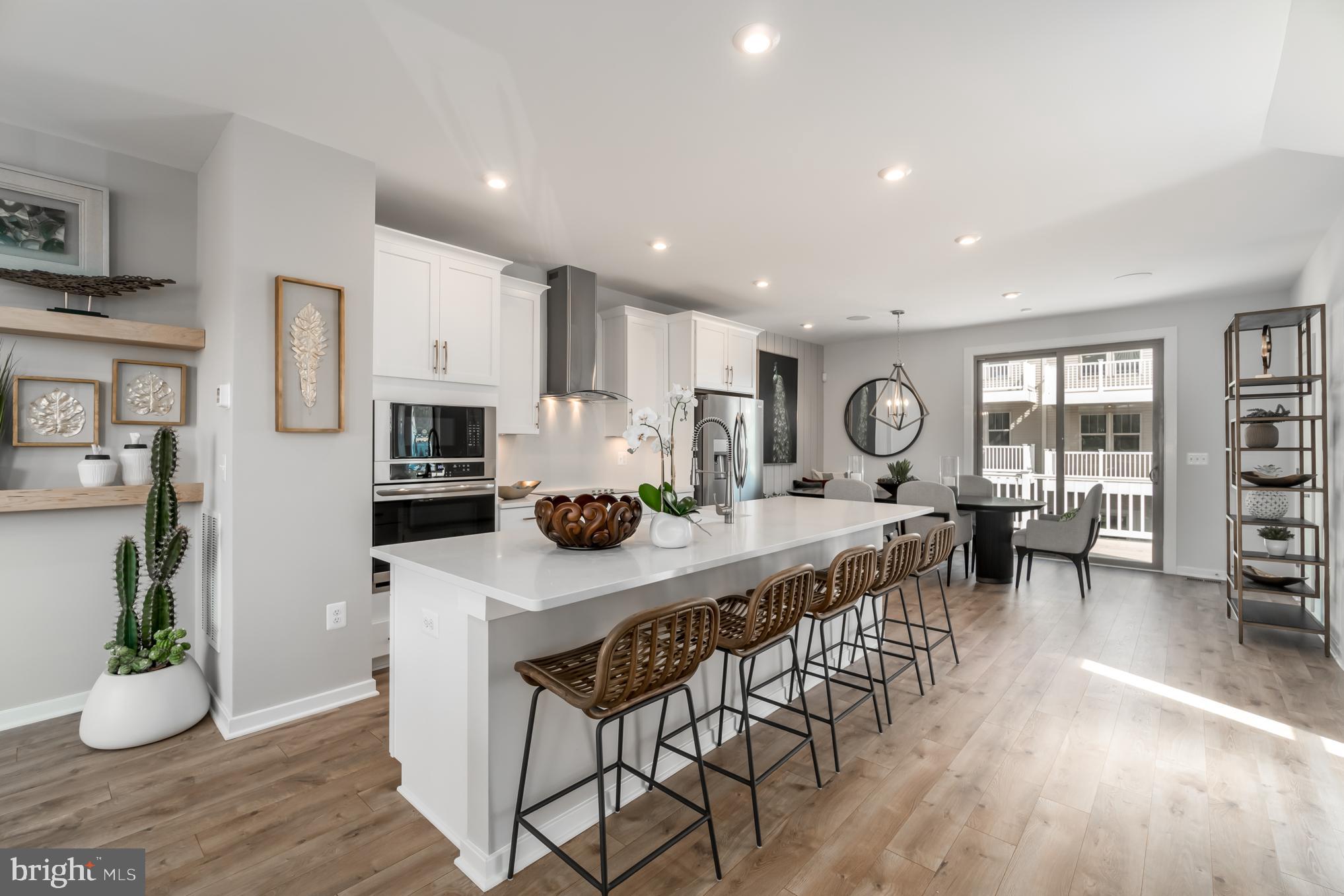 GATEWAY WEST - Residential