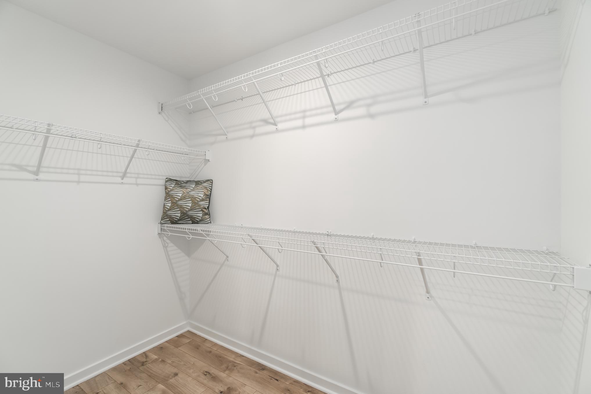 GATEWAY WEST - Residential