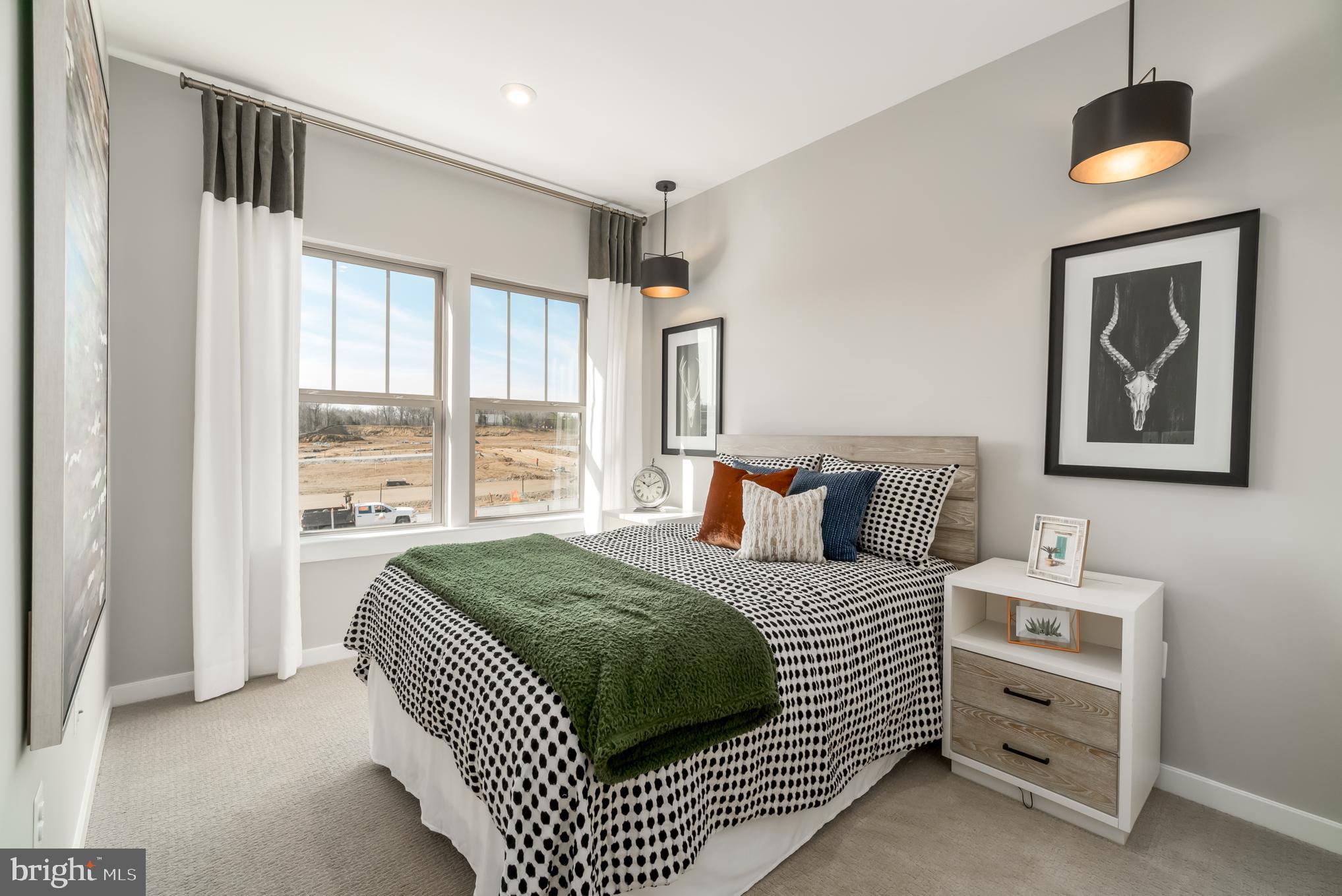 GATEWAY WEST - Residential