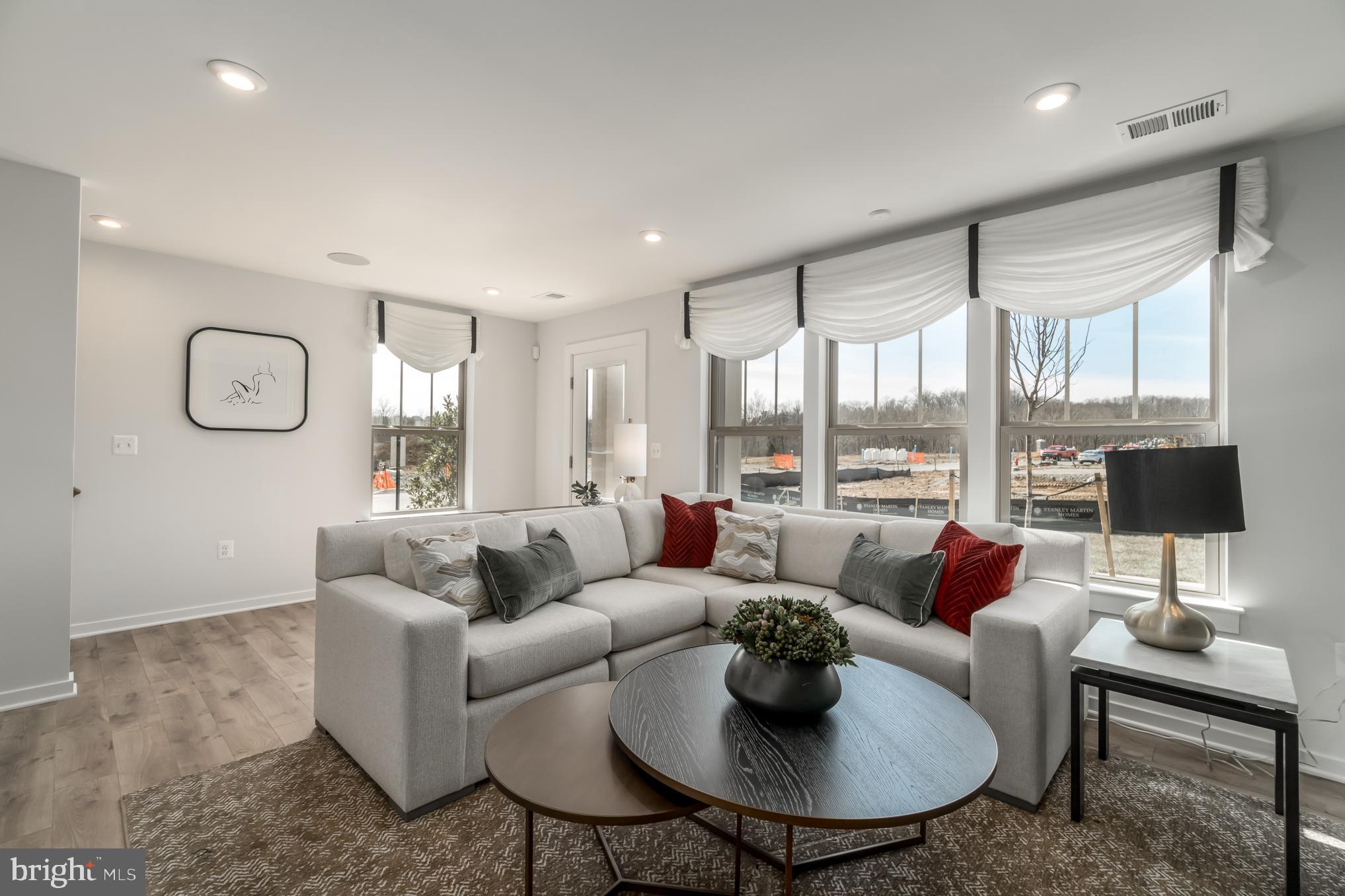 GATEWAY WEST - Residential