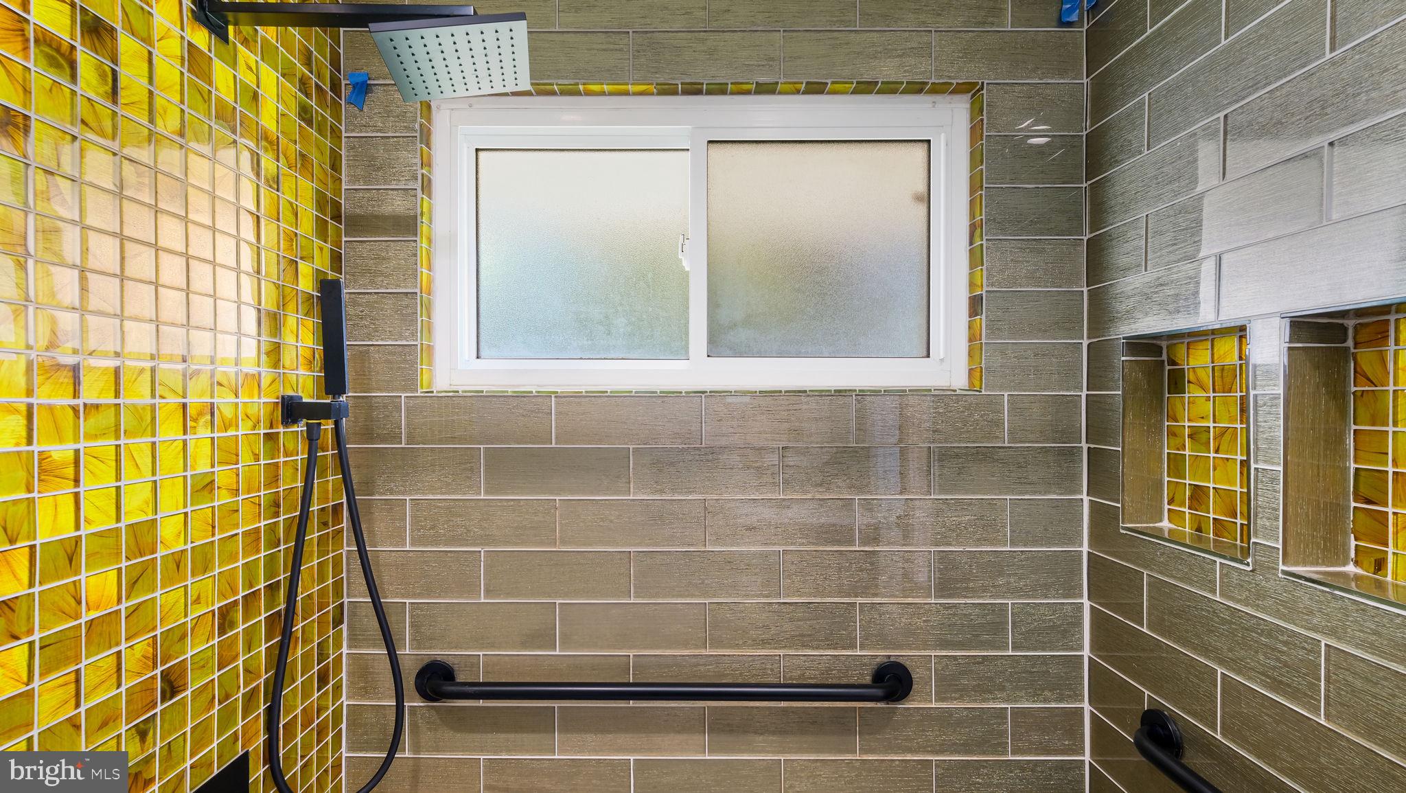 MEADOWBROOK - Residential