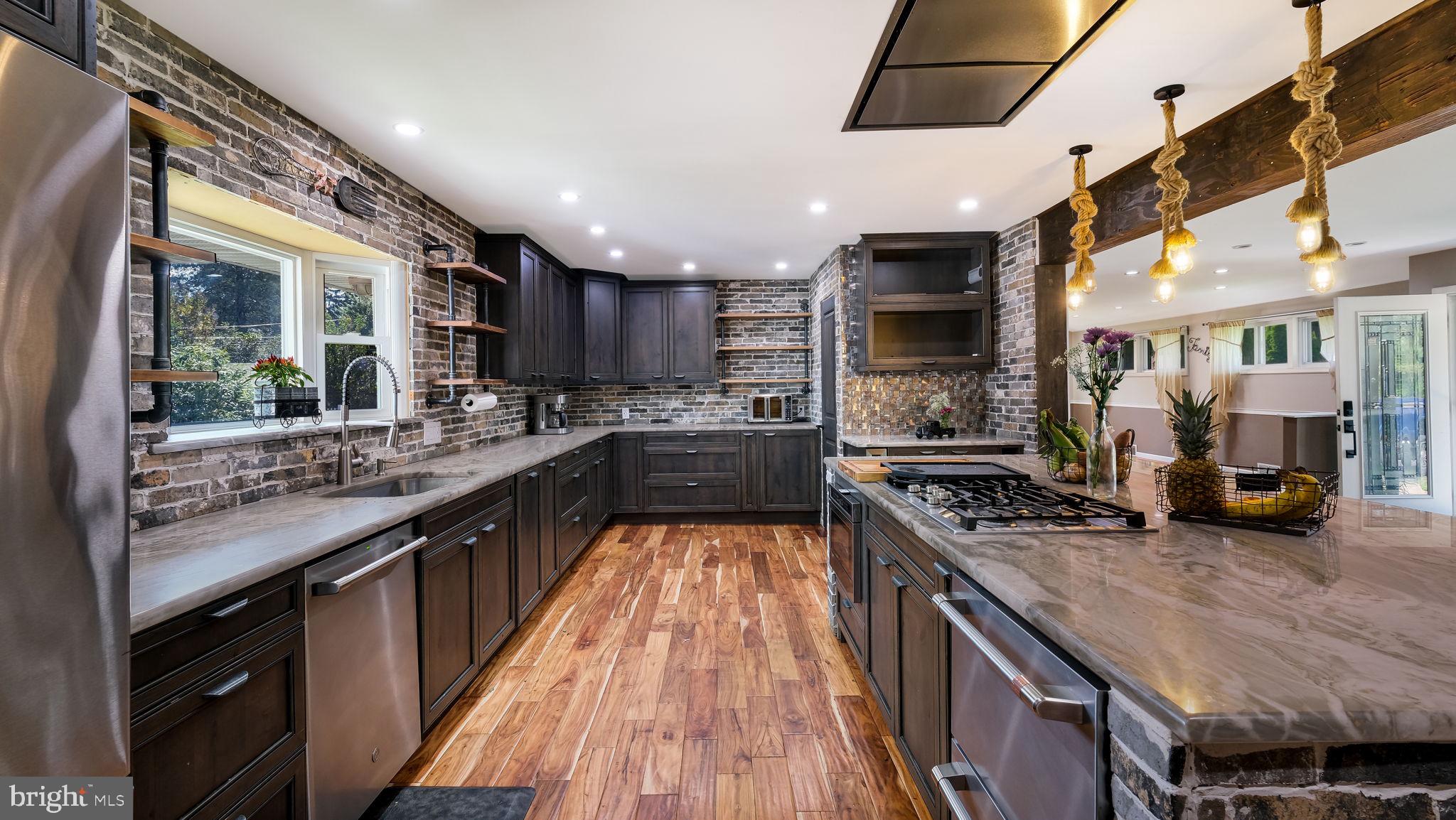 MEADOWBROOK - Residential