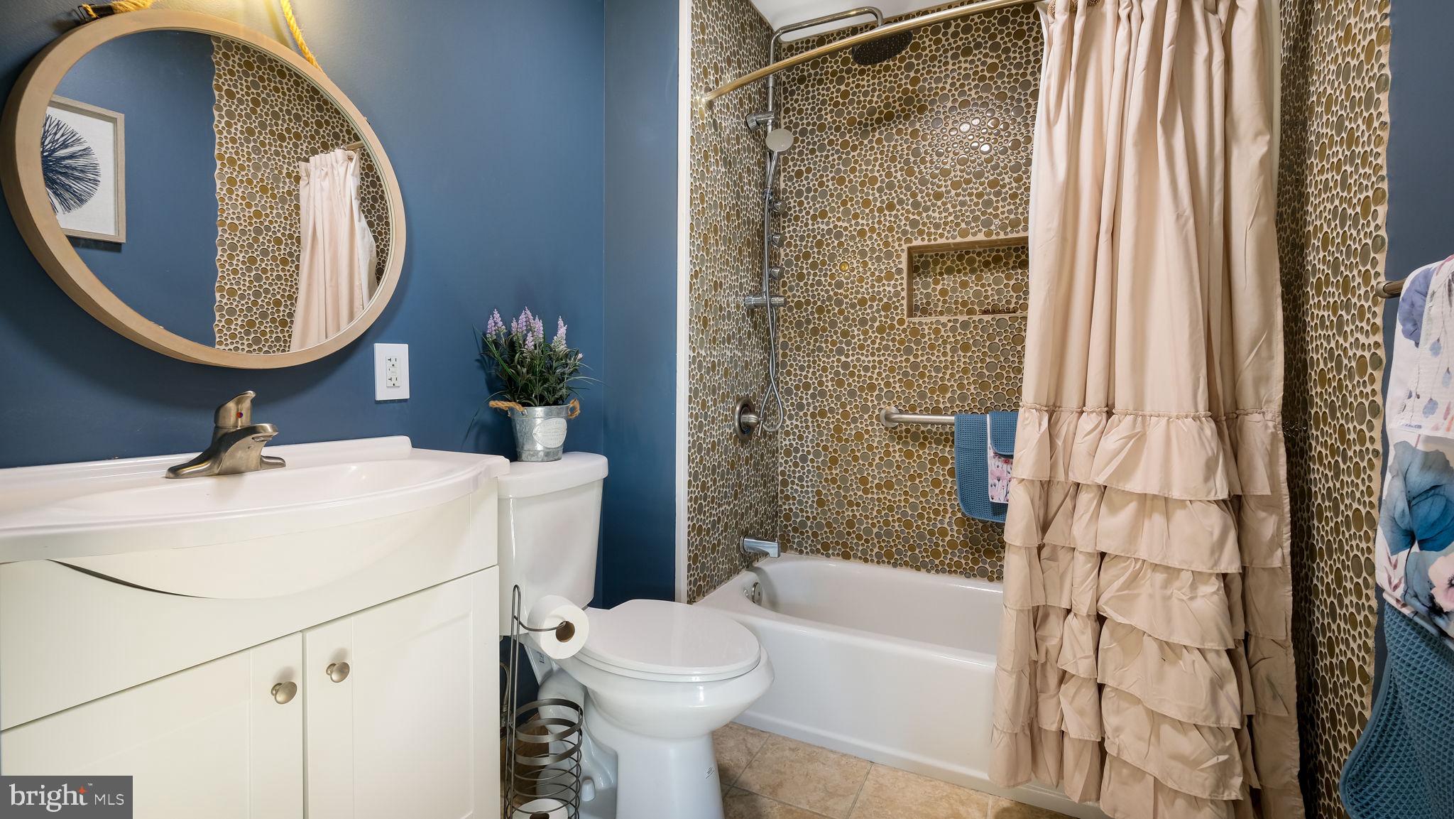 MEADOWBROOK - Residential