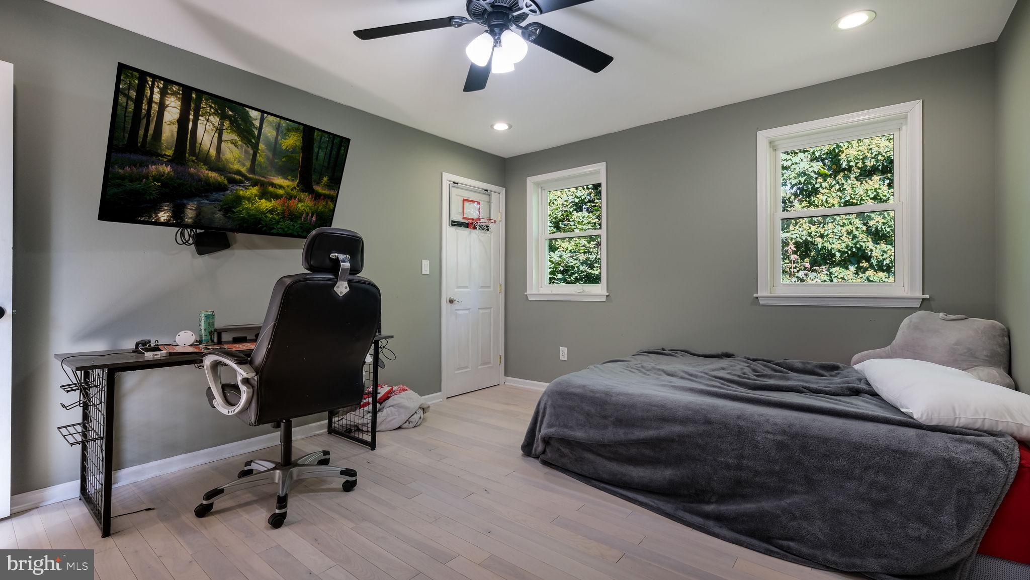 MEADOWBROOK - Residential