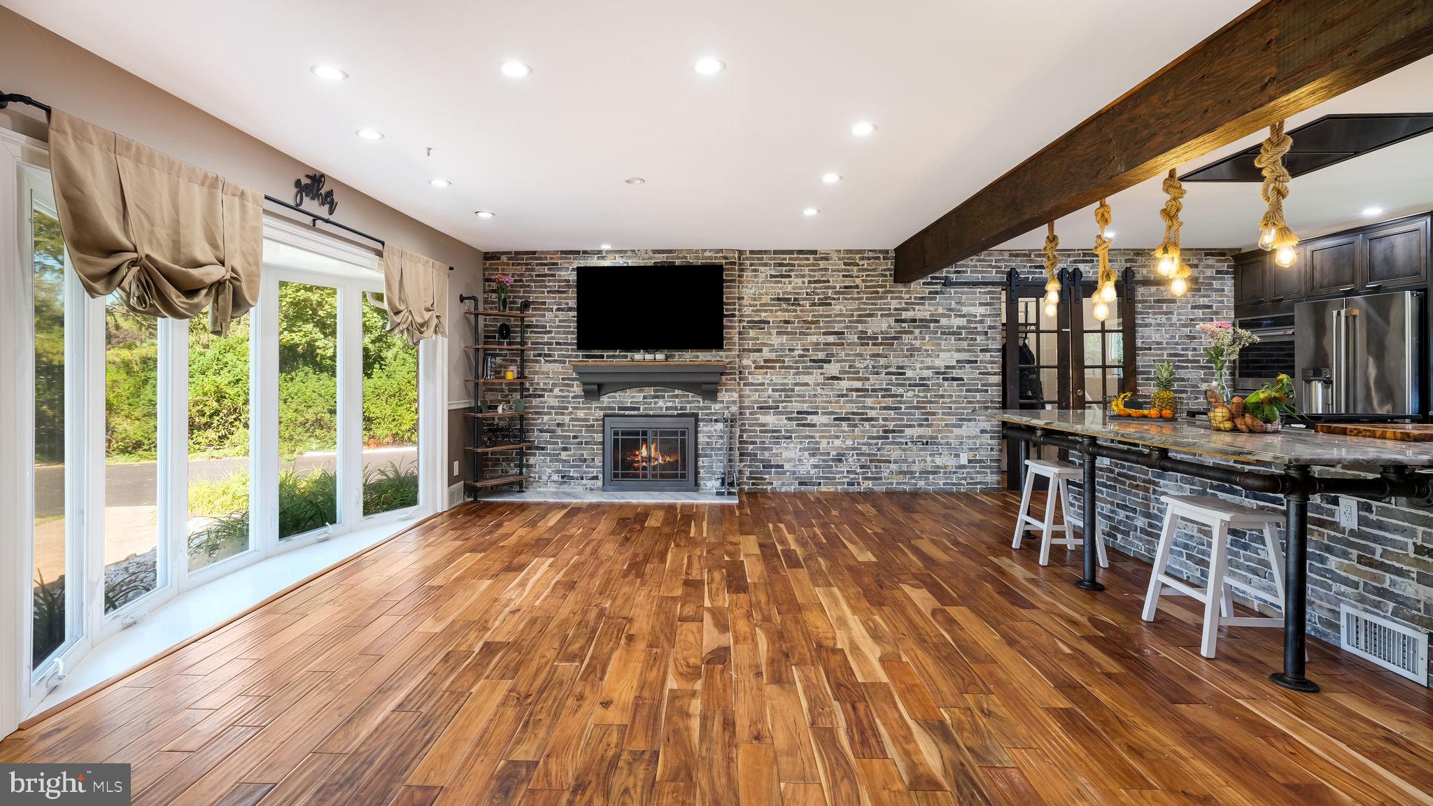 MEADOWBROOK - Residential