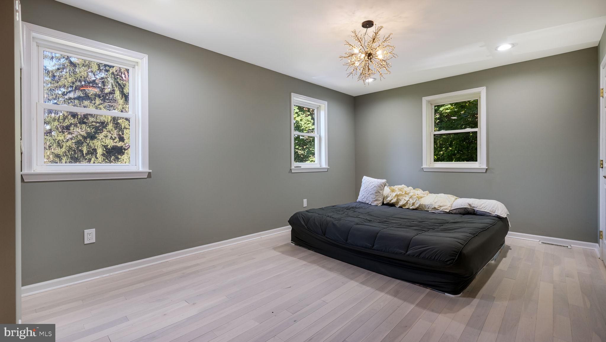 MEADOWBROOK - Residential