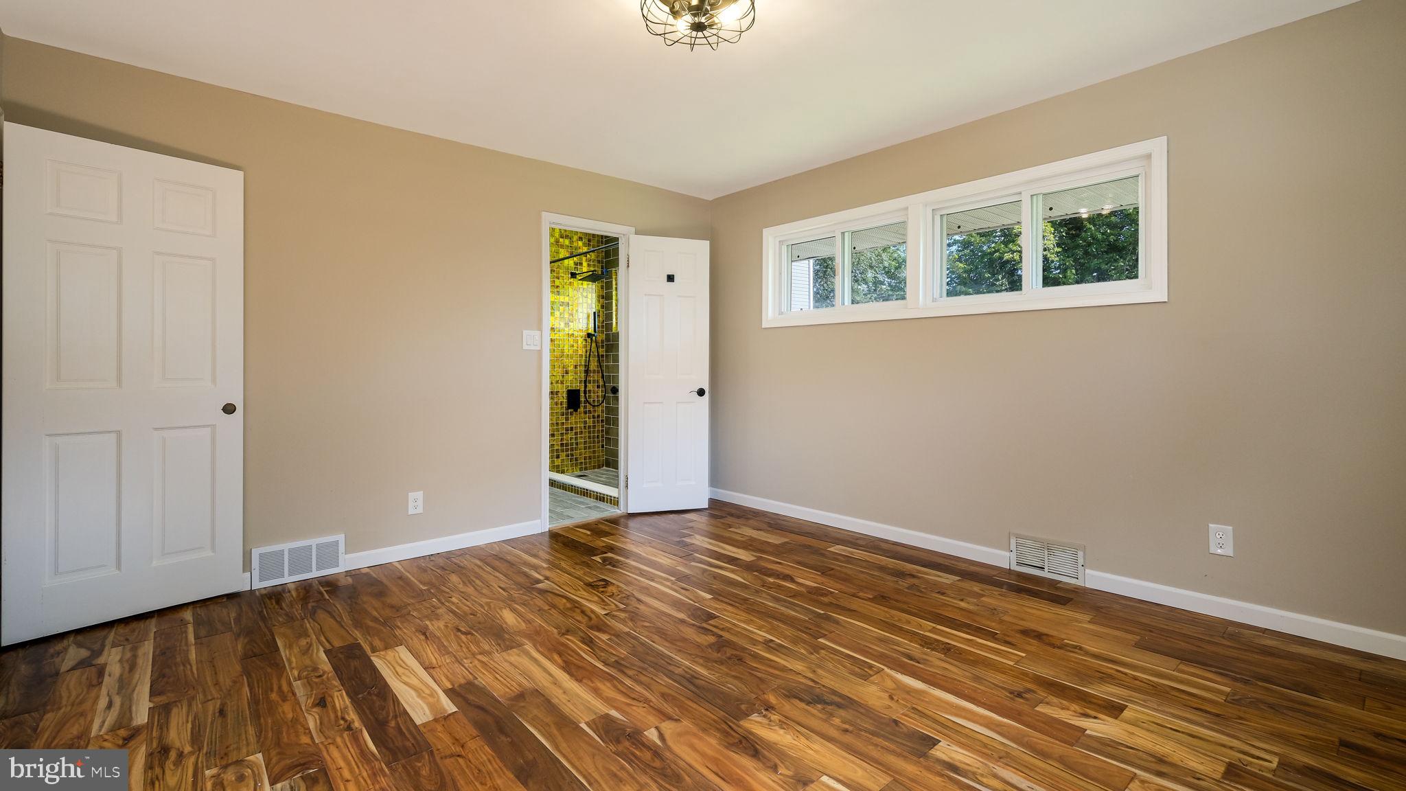 MEADOWBROOK - Residential