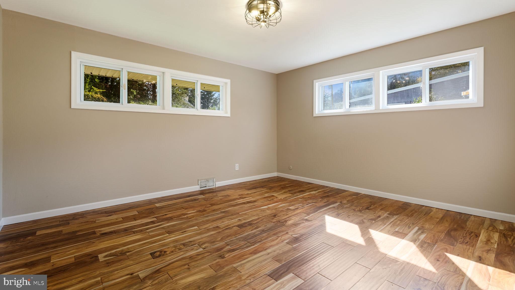 MEADOWBROOK - Residential