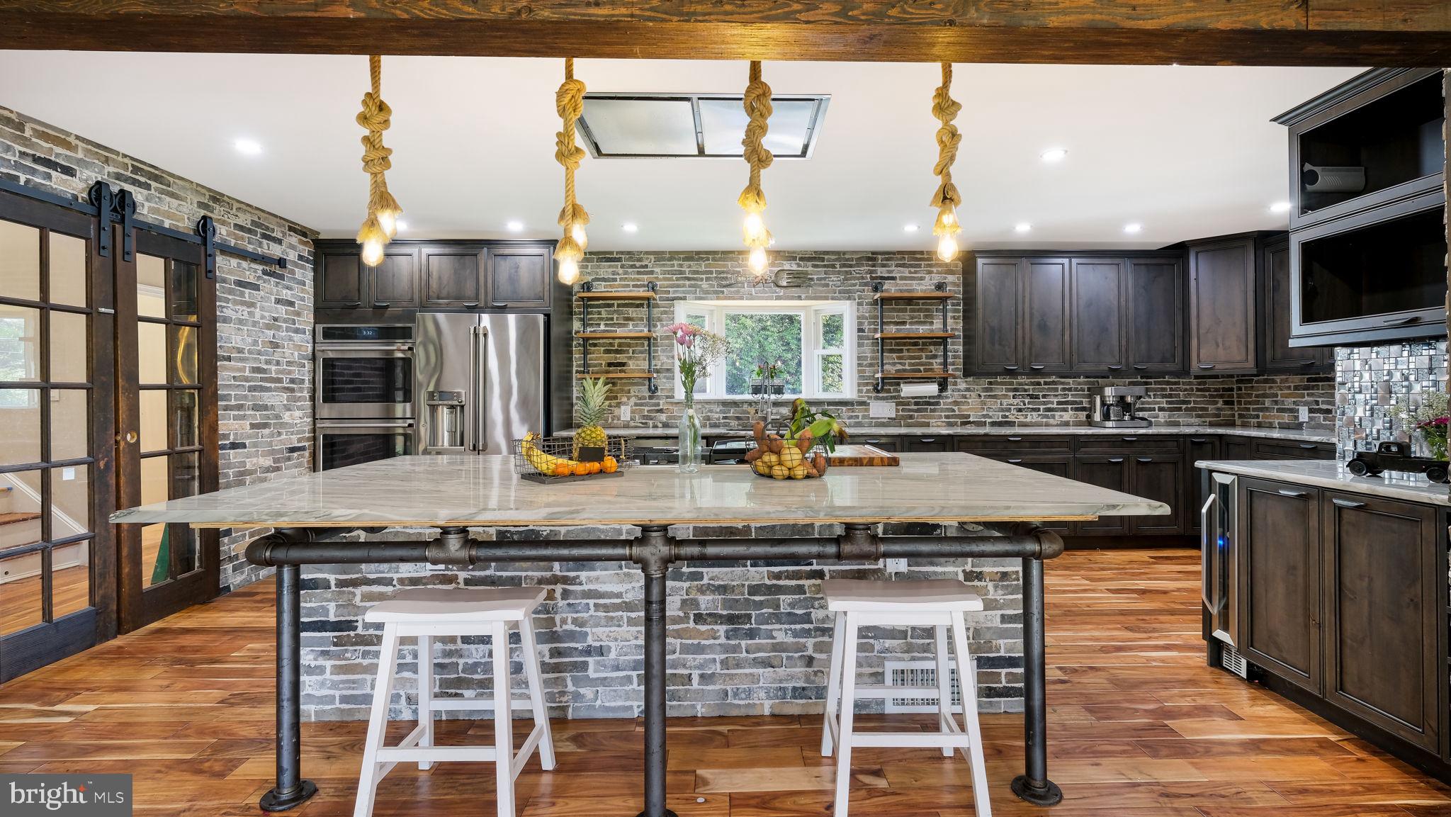 MEADOWBROOK - Residential