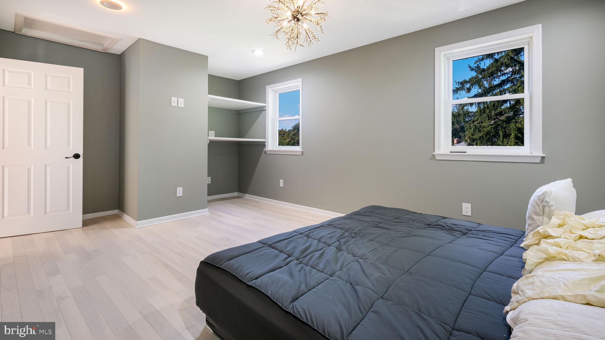 MEADOWBROOK - Residential