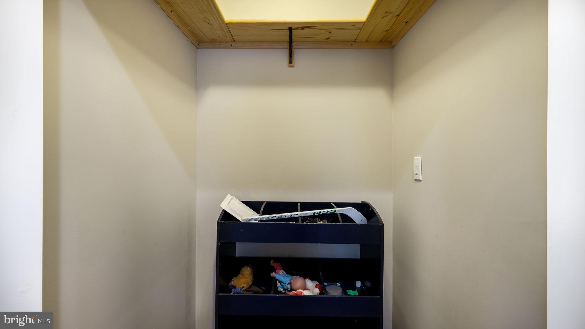 MEADOWBROOK - Residential