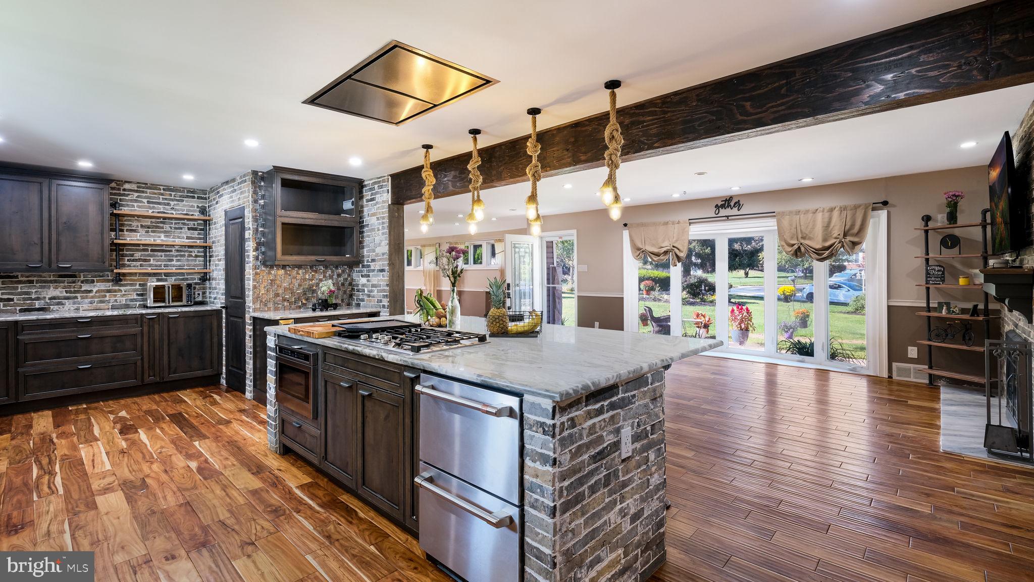 MEADOWBROOK - Residential