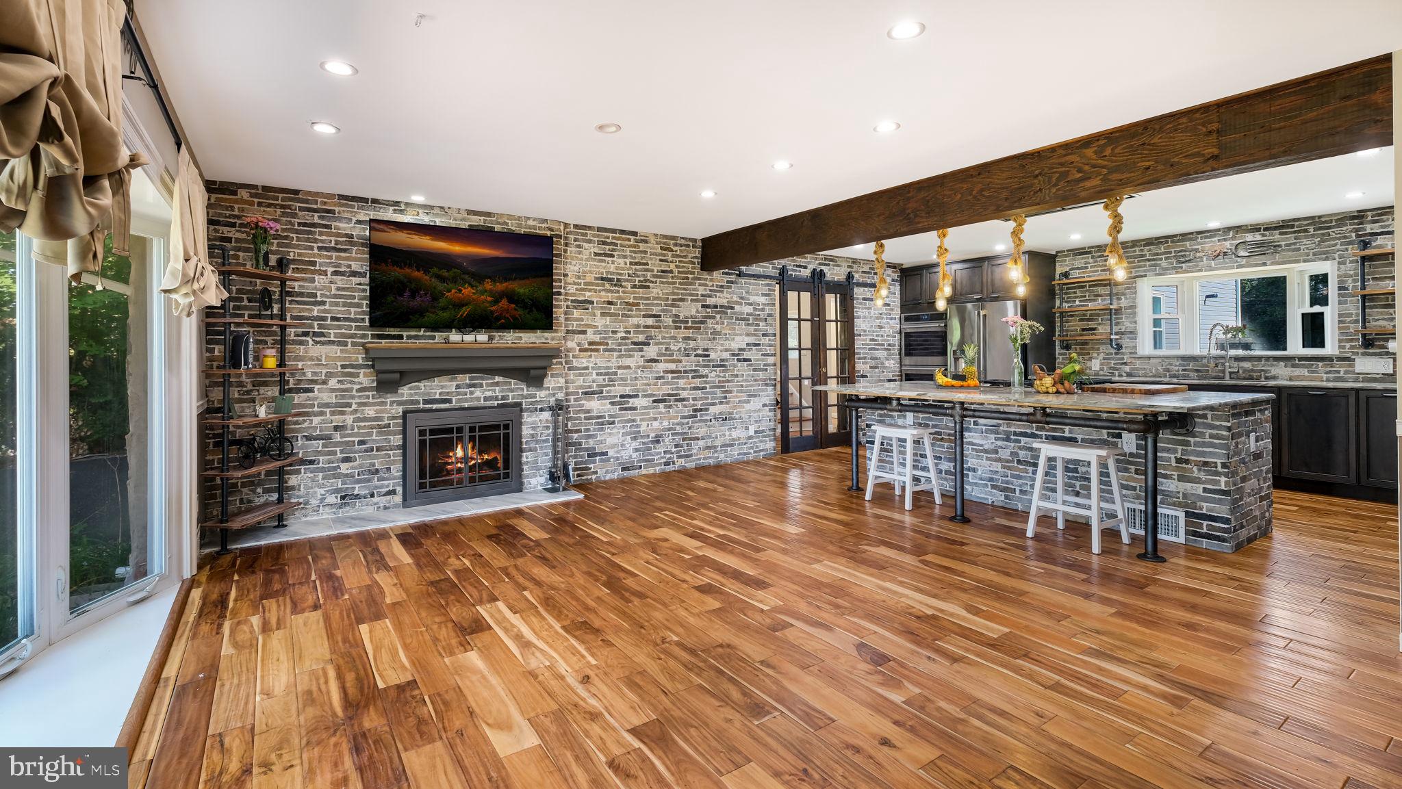 MEADOWBROOK - Residential