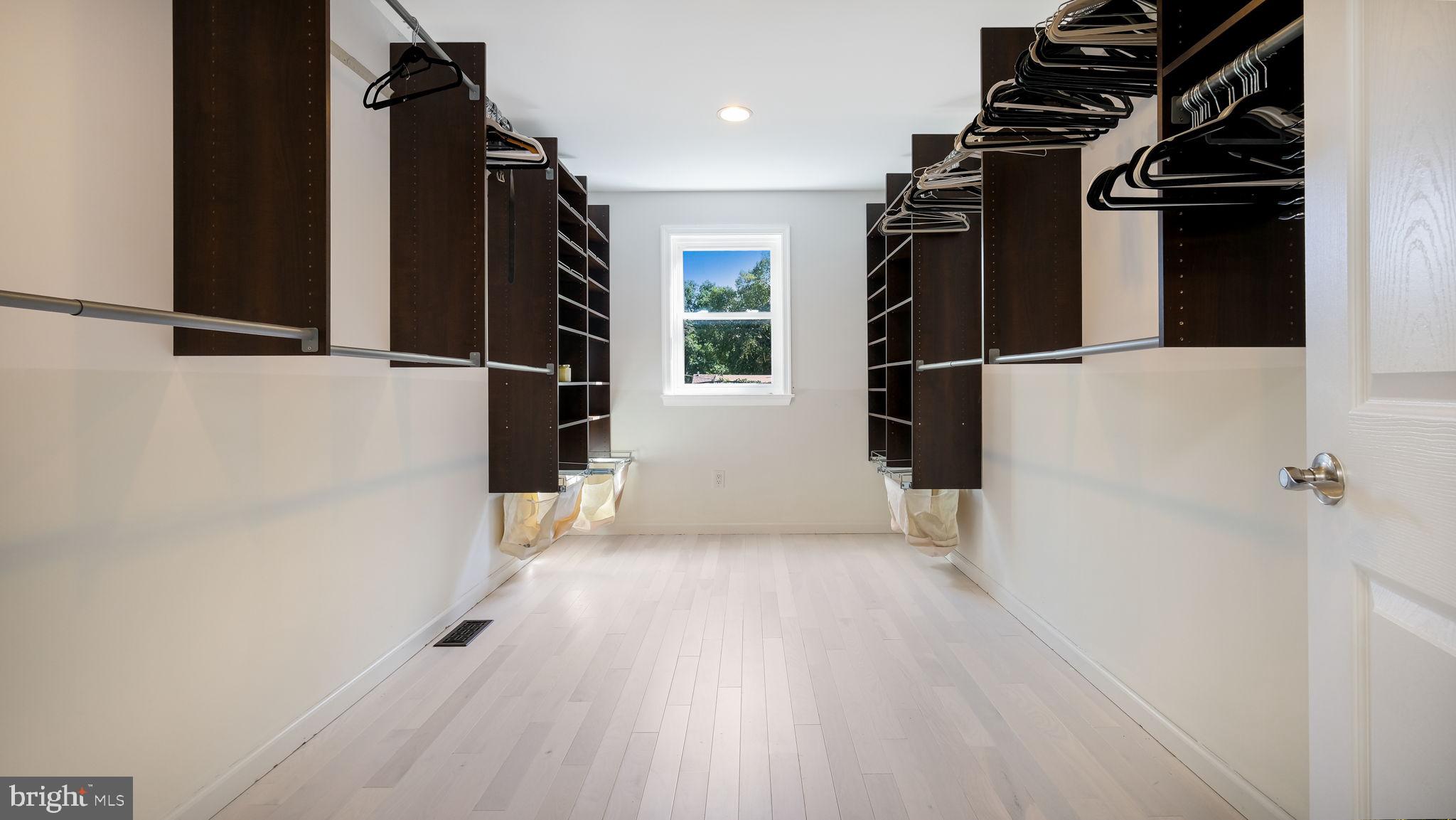 MEADOWBROOK - Residential