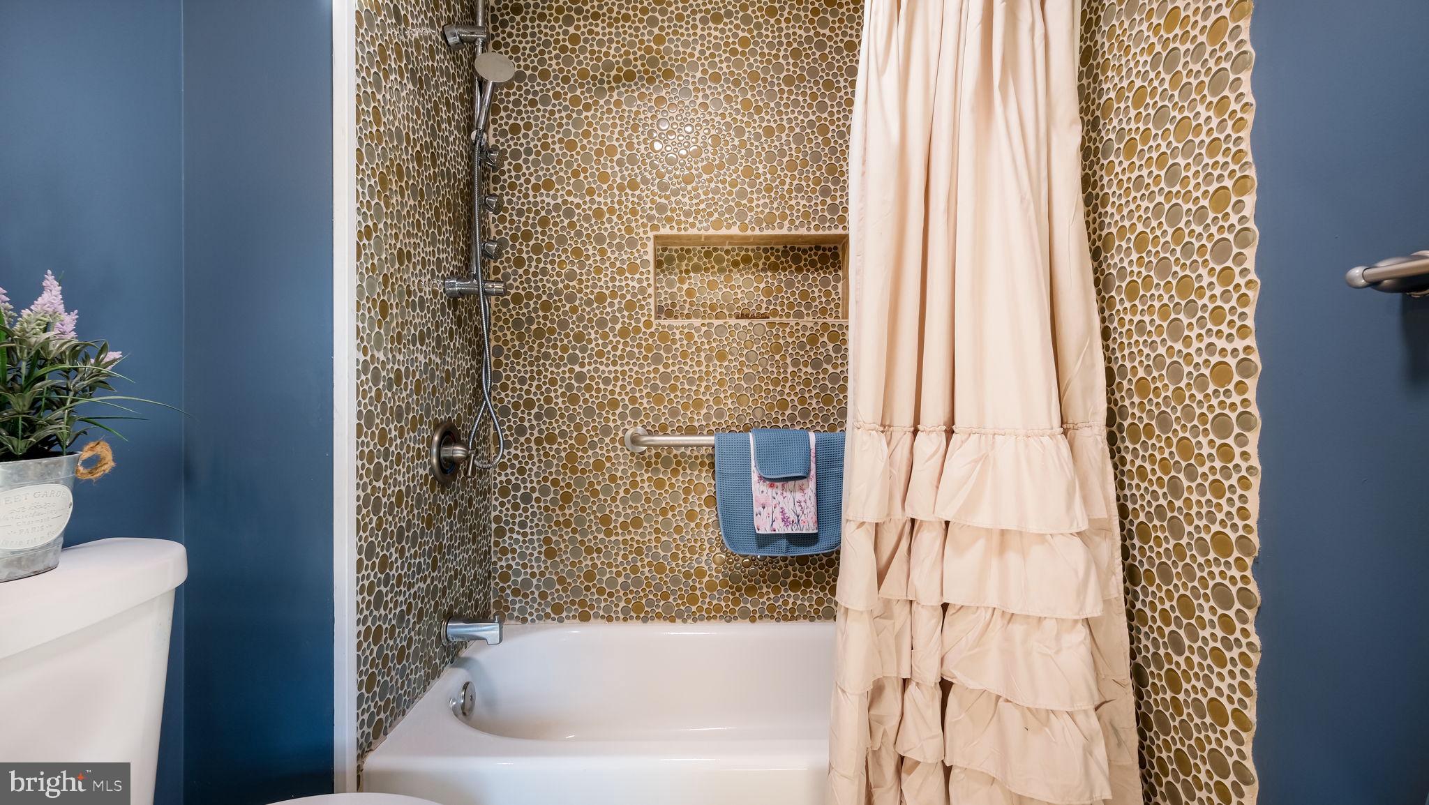 MEADOWBROOK - Residential