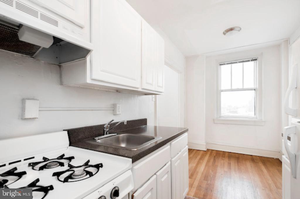 2100 WALNUT STREET 02 12H