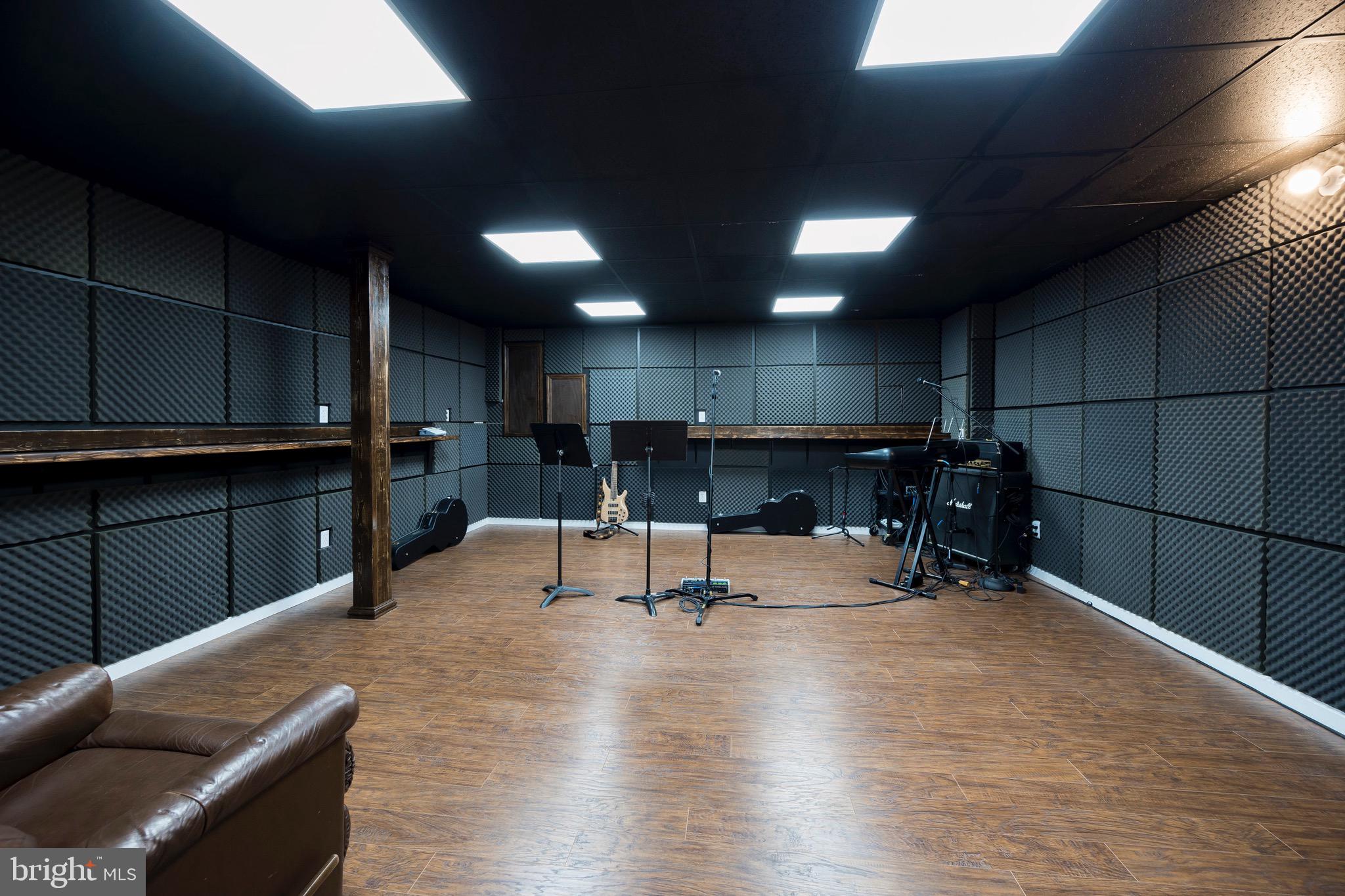 HIGHCROFT ESTATES - Residential