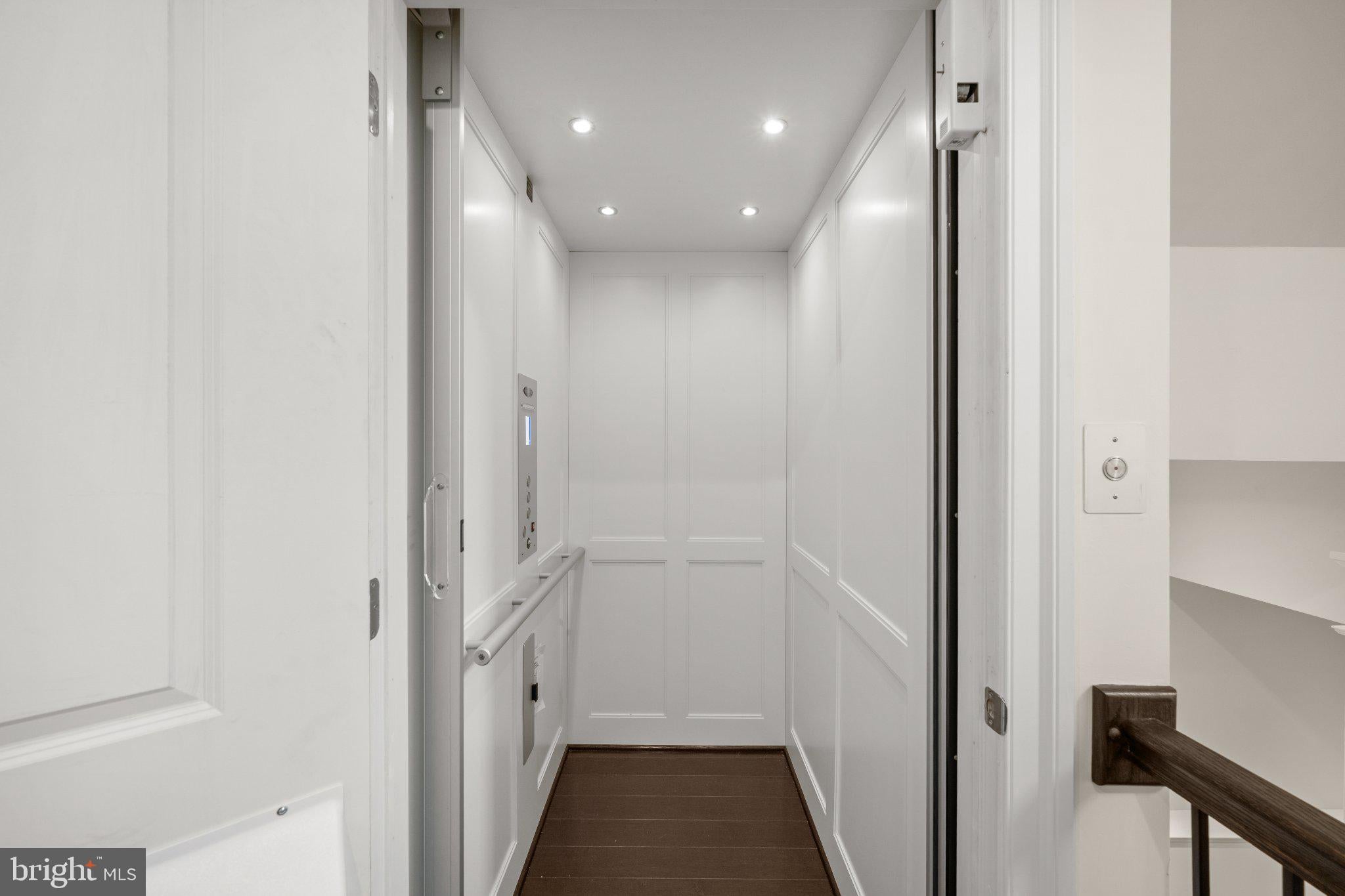 457 SALK CIRCLE