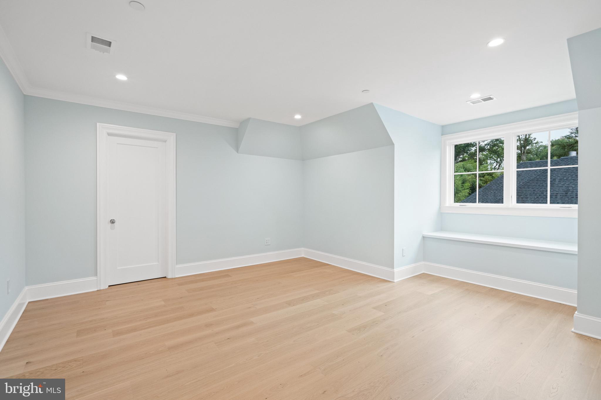 FOREST HILLS - Residential