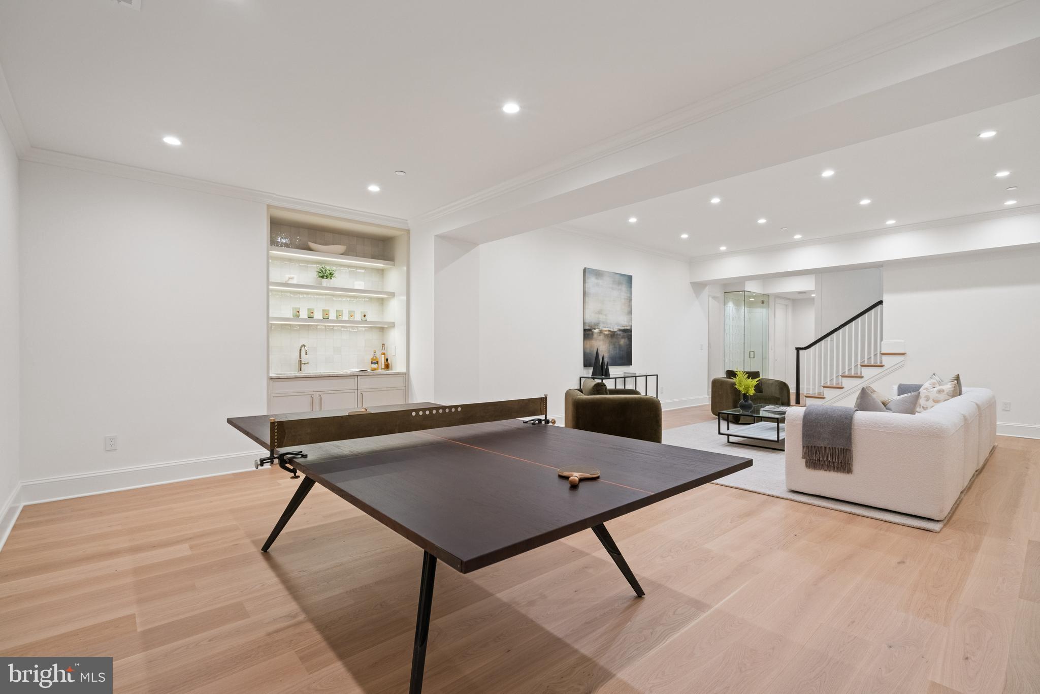 FOREST HILLS - Residential