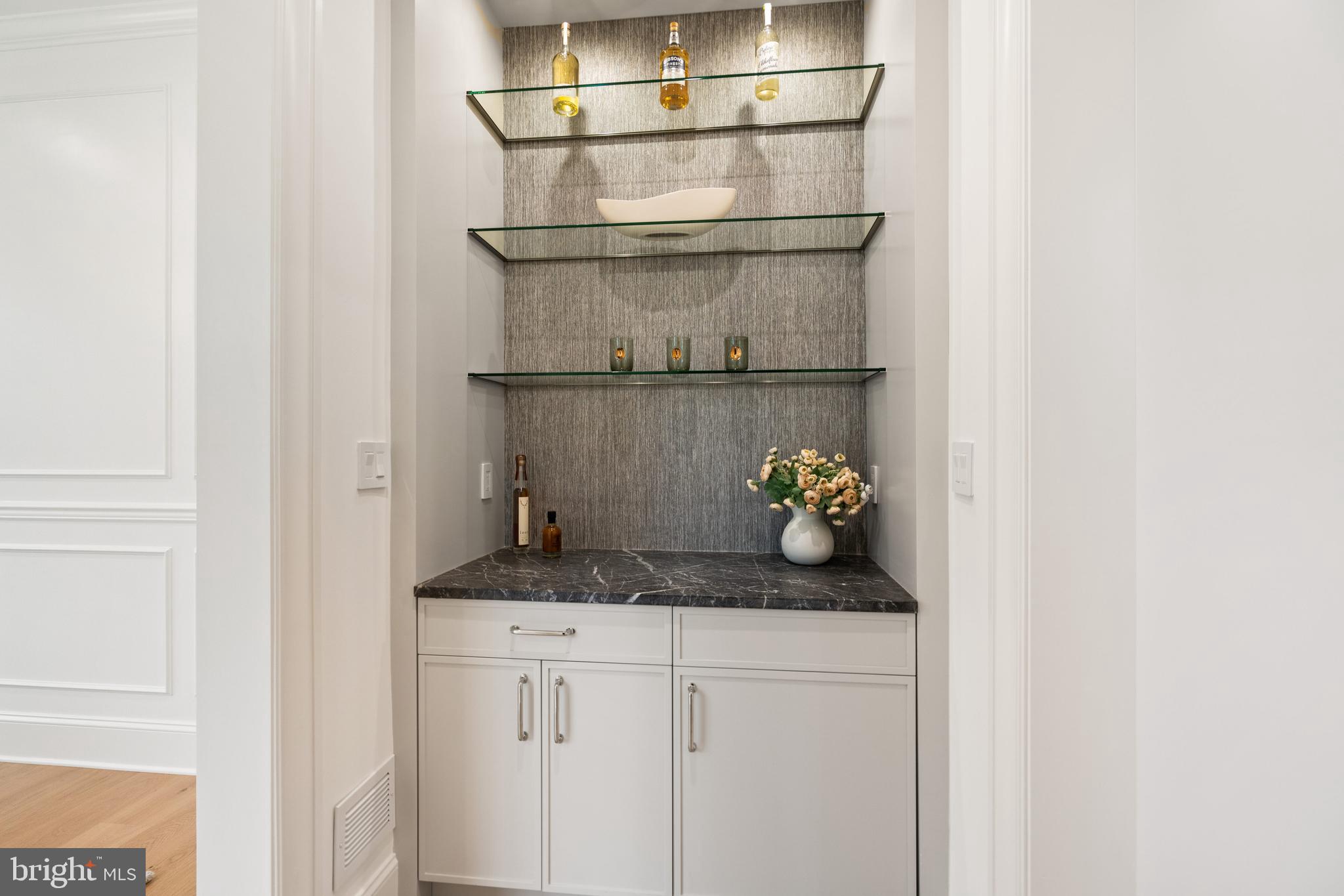 FOREST HILLS - Residential