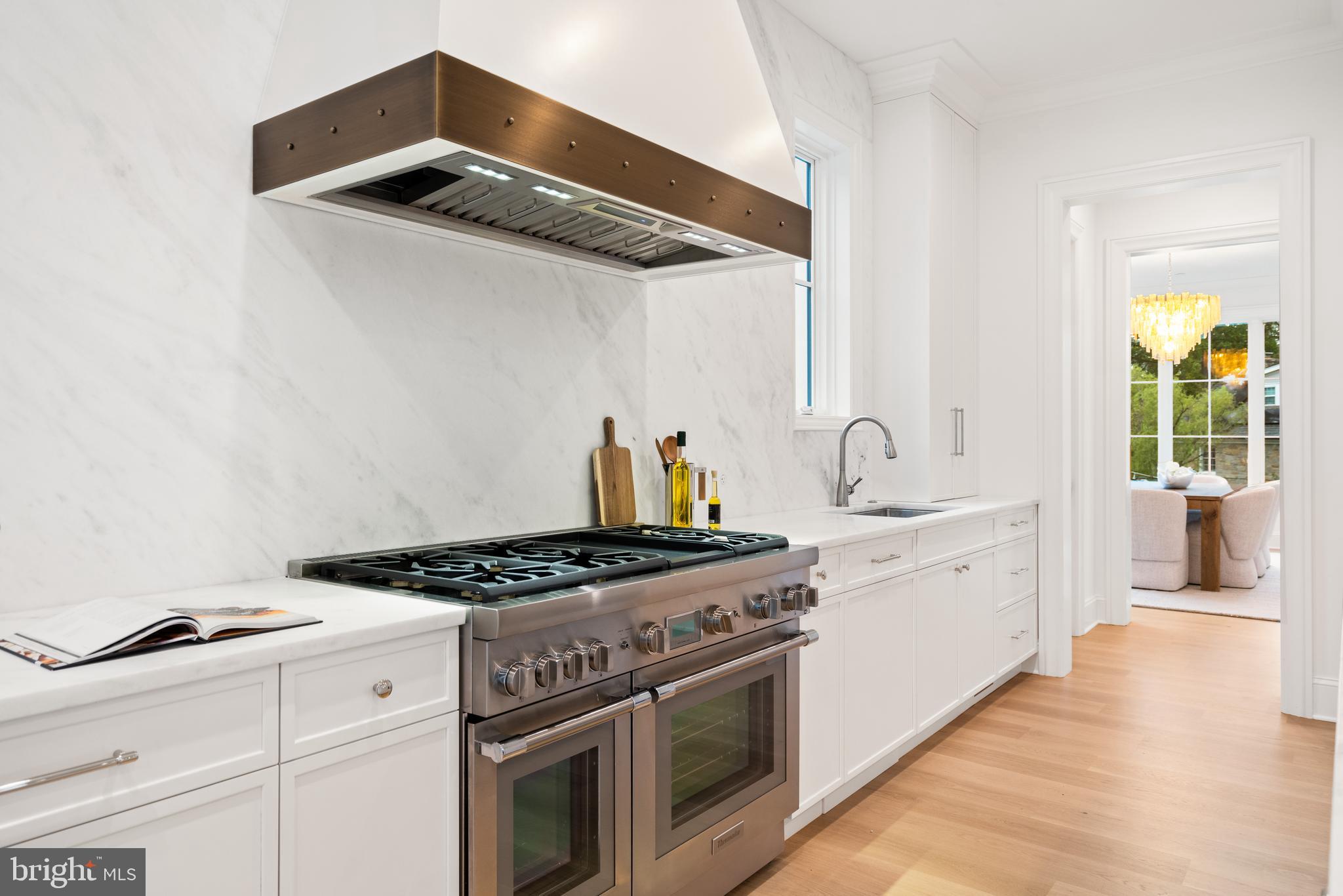 FOREST HILLS - Residential