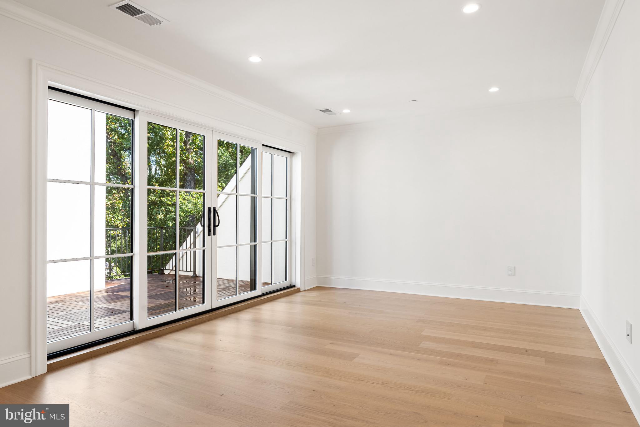 FOREST HILLS - Residential