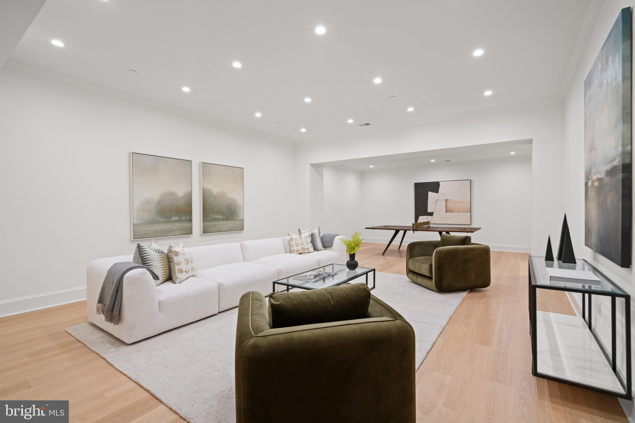 FOREST HILLS - Residential