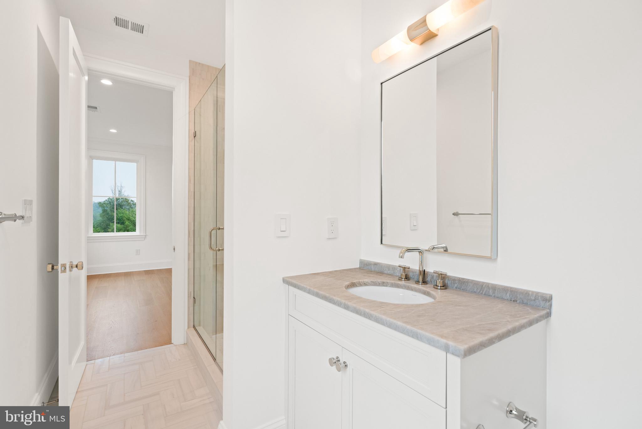 FOREST HILLS - Residential