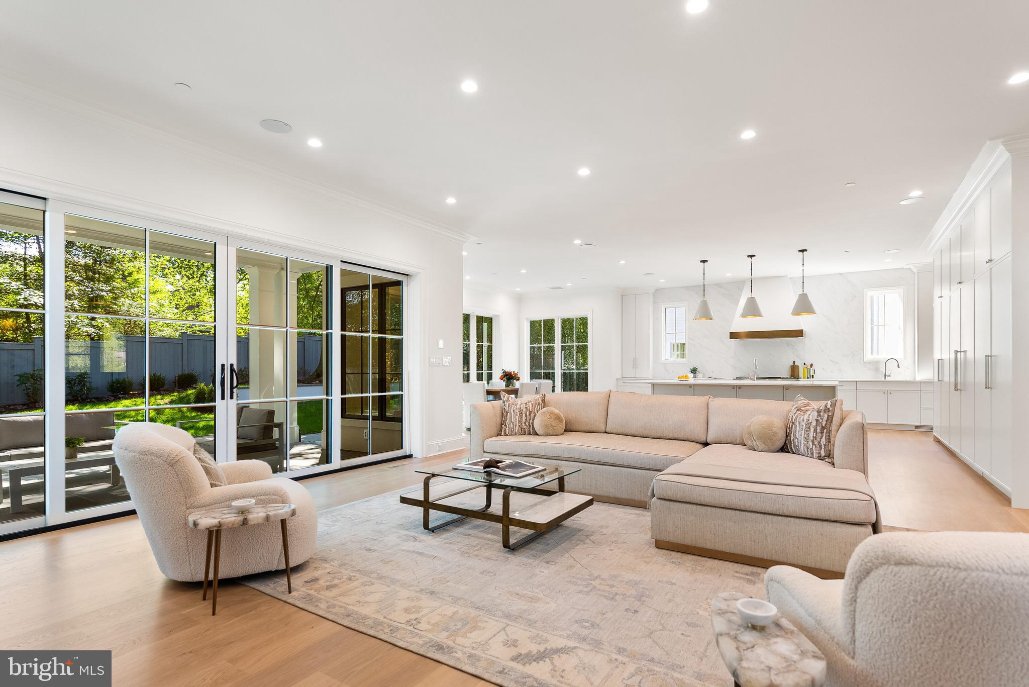 FOREST HILLS - Residential